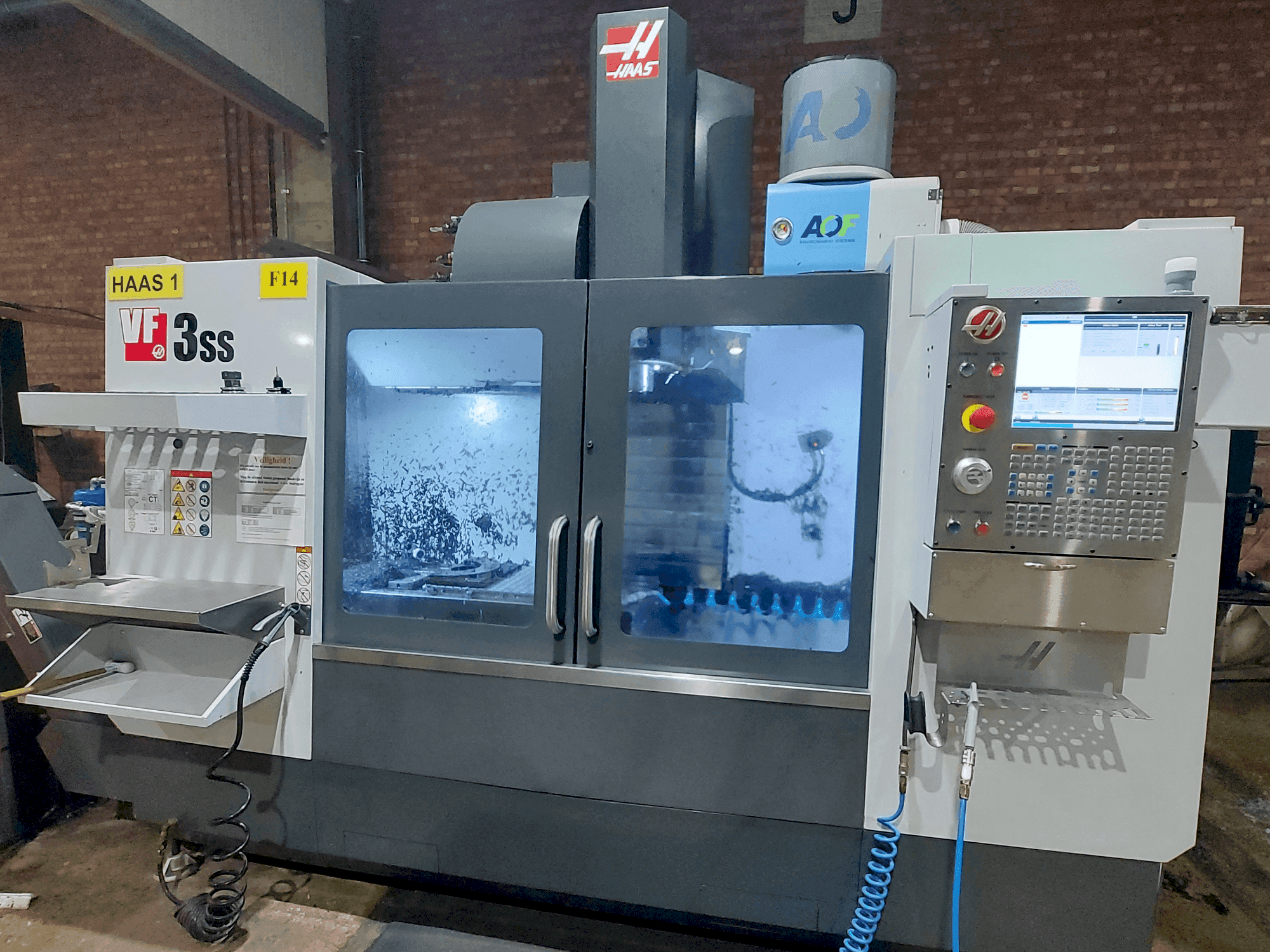 Vista Frontal da HAAS VF-3SS máquina