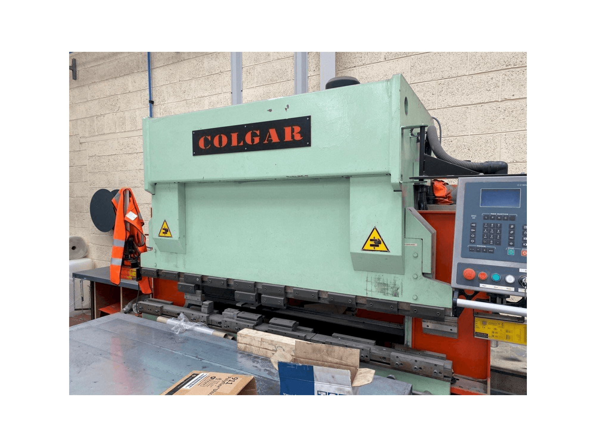 Vista Frontal da Colgar PI 316/21 máquina