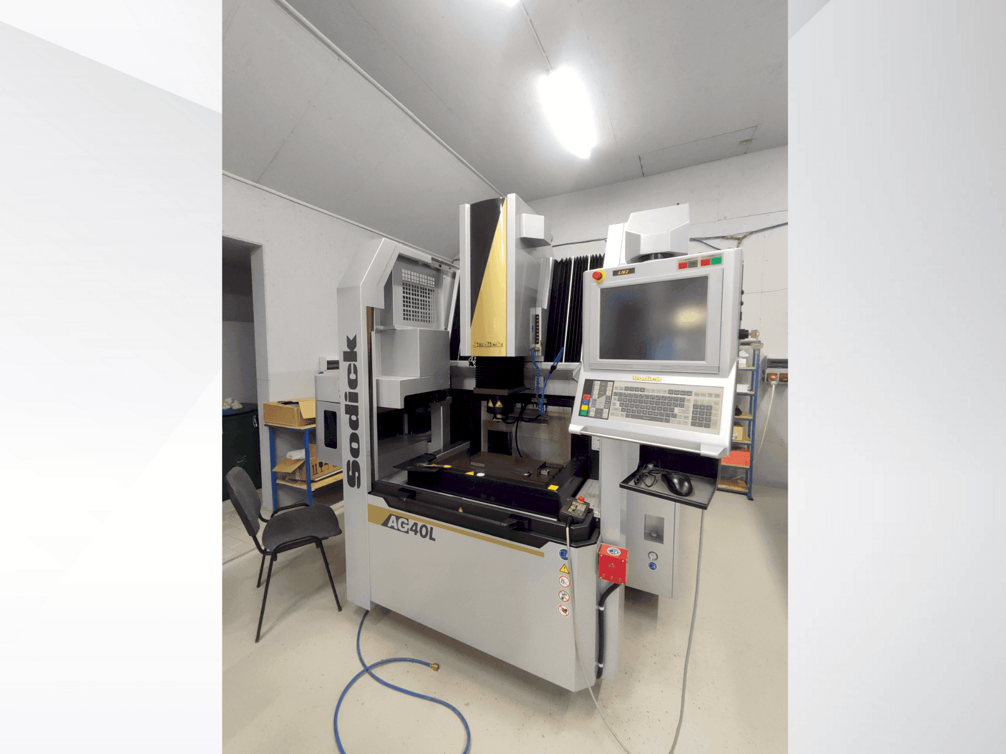 Vista Frontal da Sodick AG40L máquina