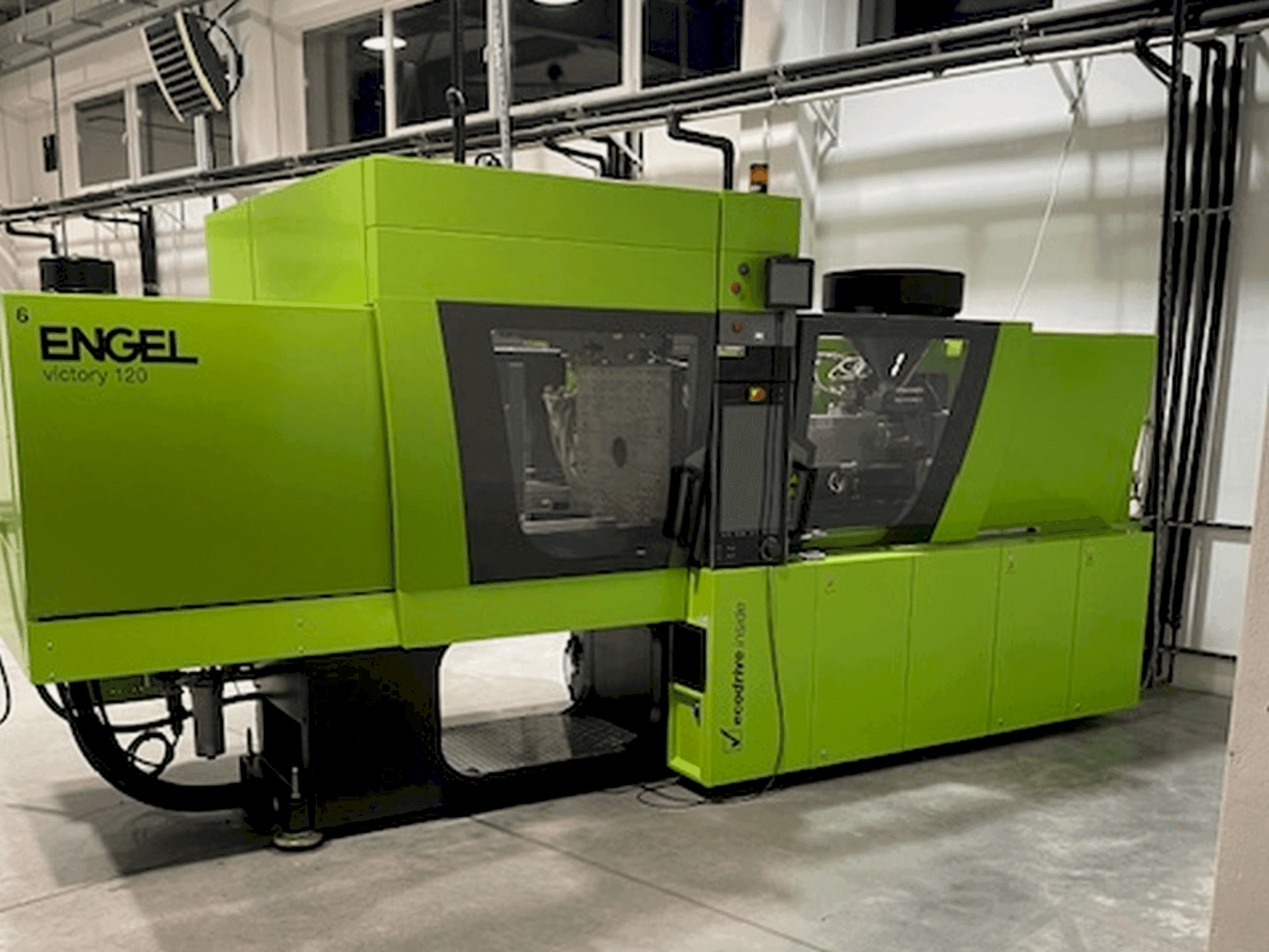 Vista Frontal da Engel Victory 650/120 tech máquina