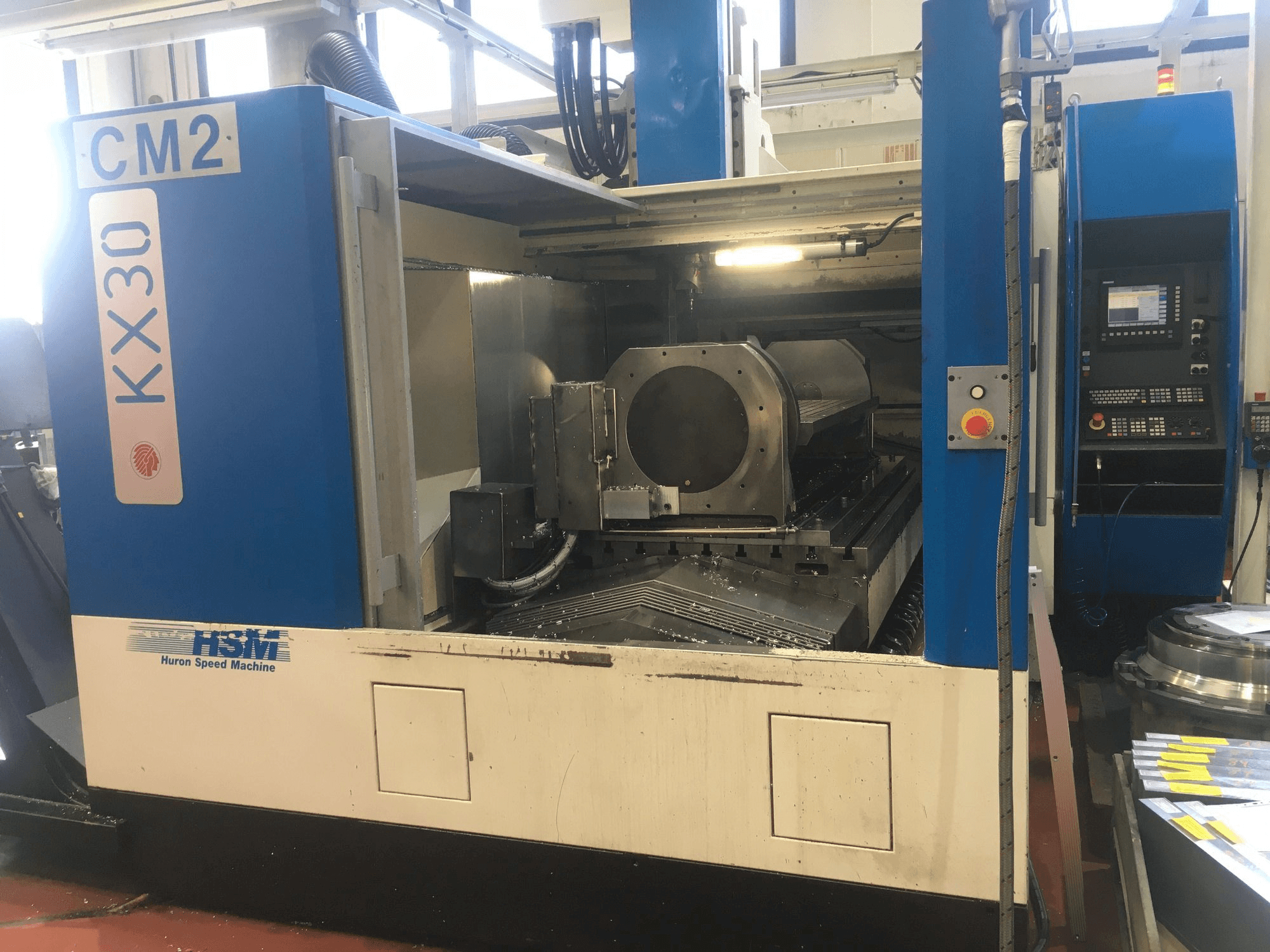 Vista Frontal da Huron KX30 máquina