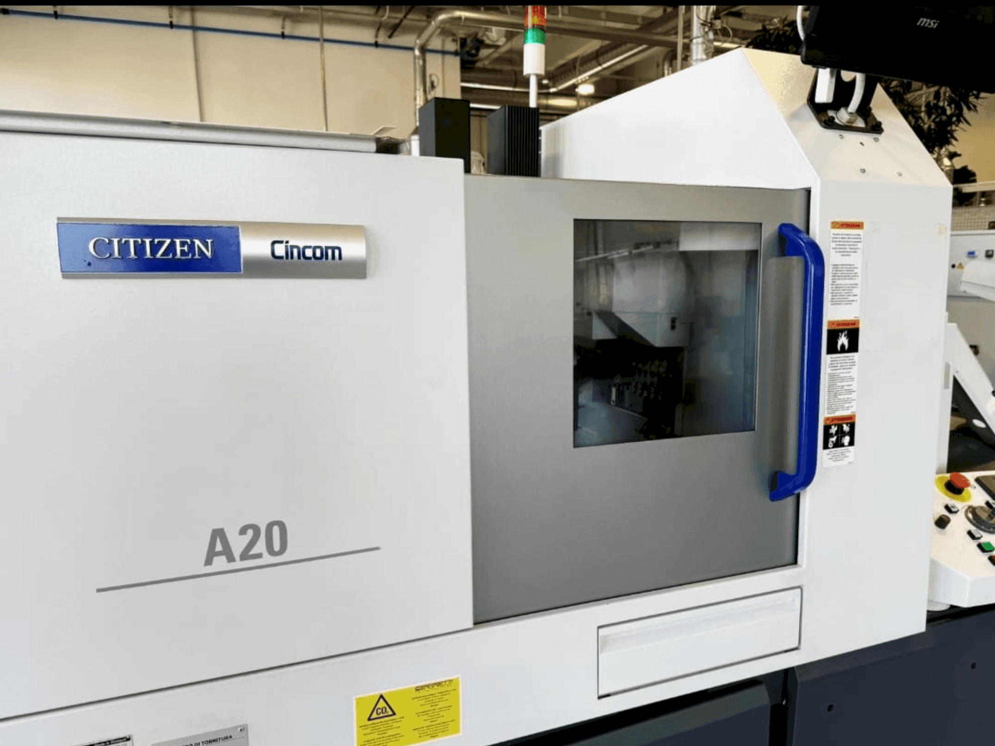 Vista Frontal da Citizen Cincom A20 máquina