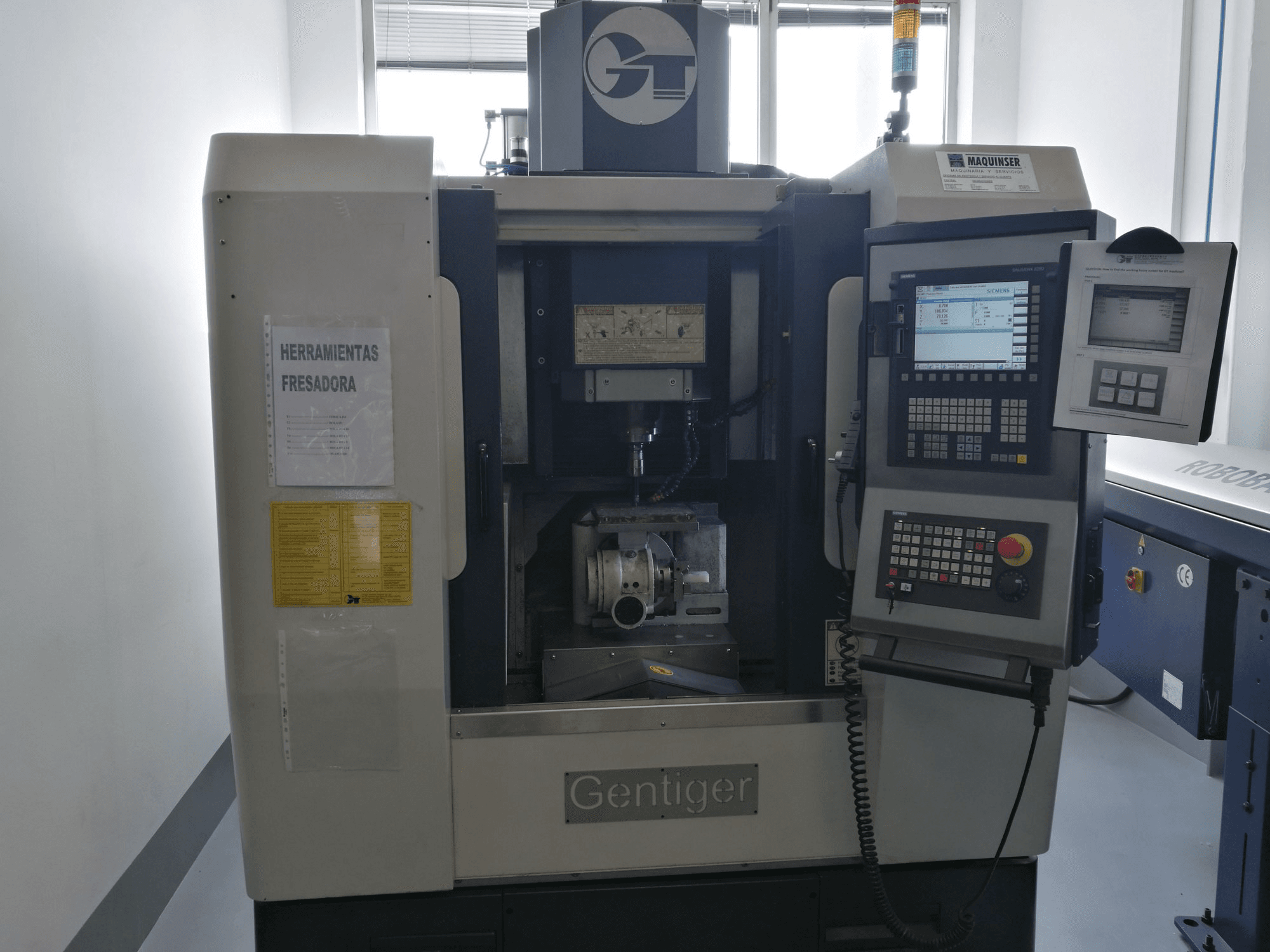 Vista Frontal da GENTIGER GT-45-5AX máquina