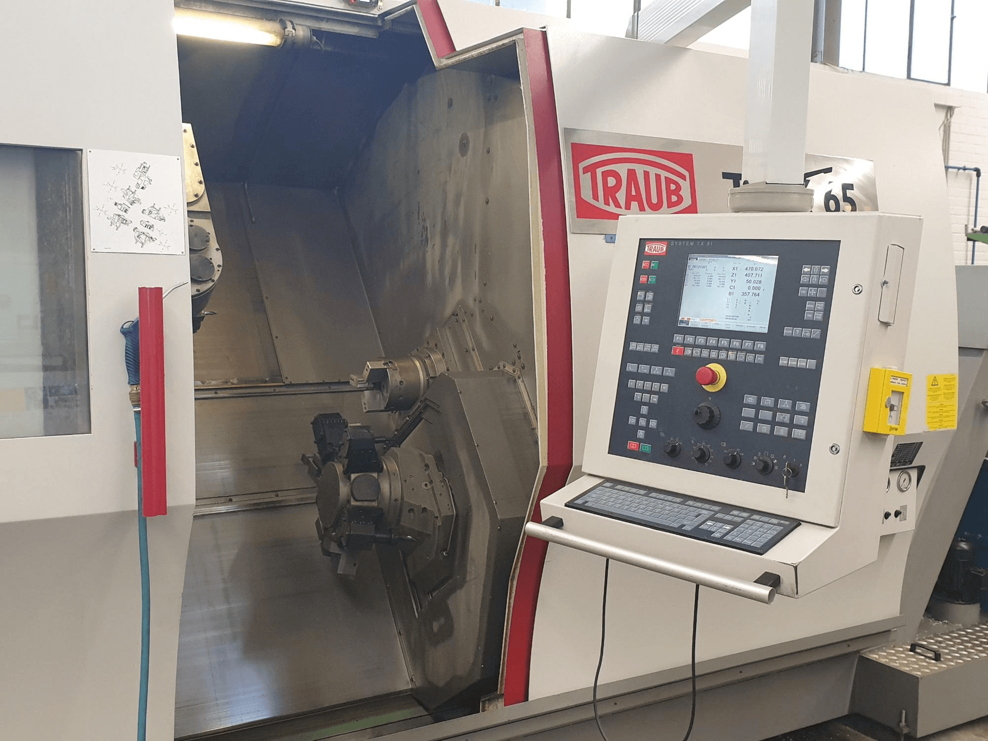 Vista Frontal da TRAUB TNX 65 máquina