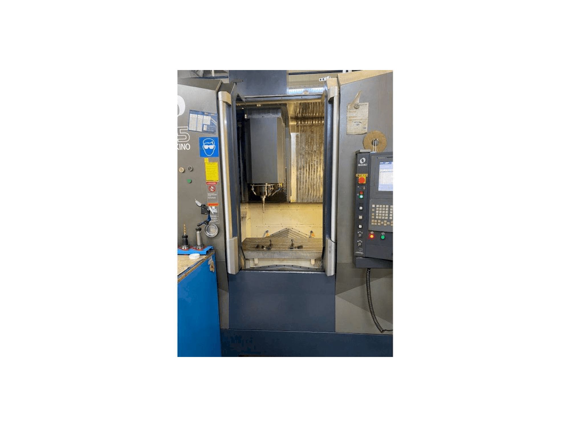 Vista Frontal da Makino F5 máquina