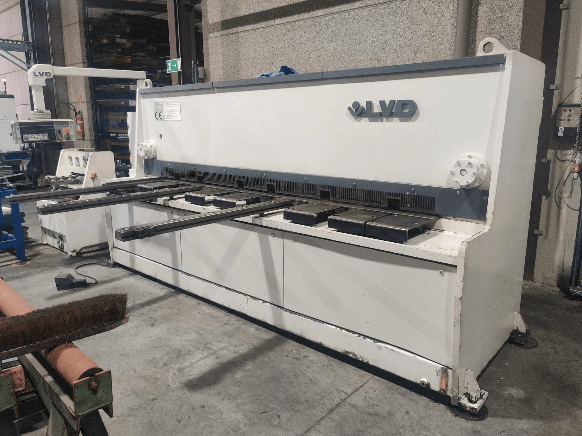 Vista Frontal da LVD HST-E 31/10 máquina