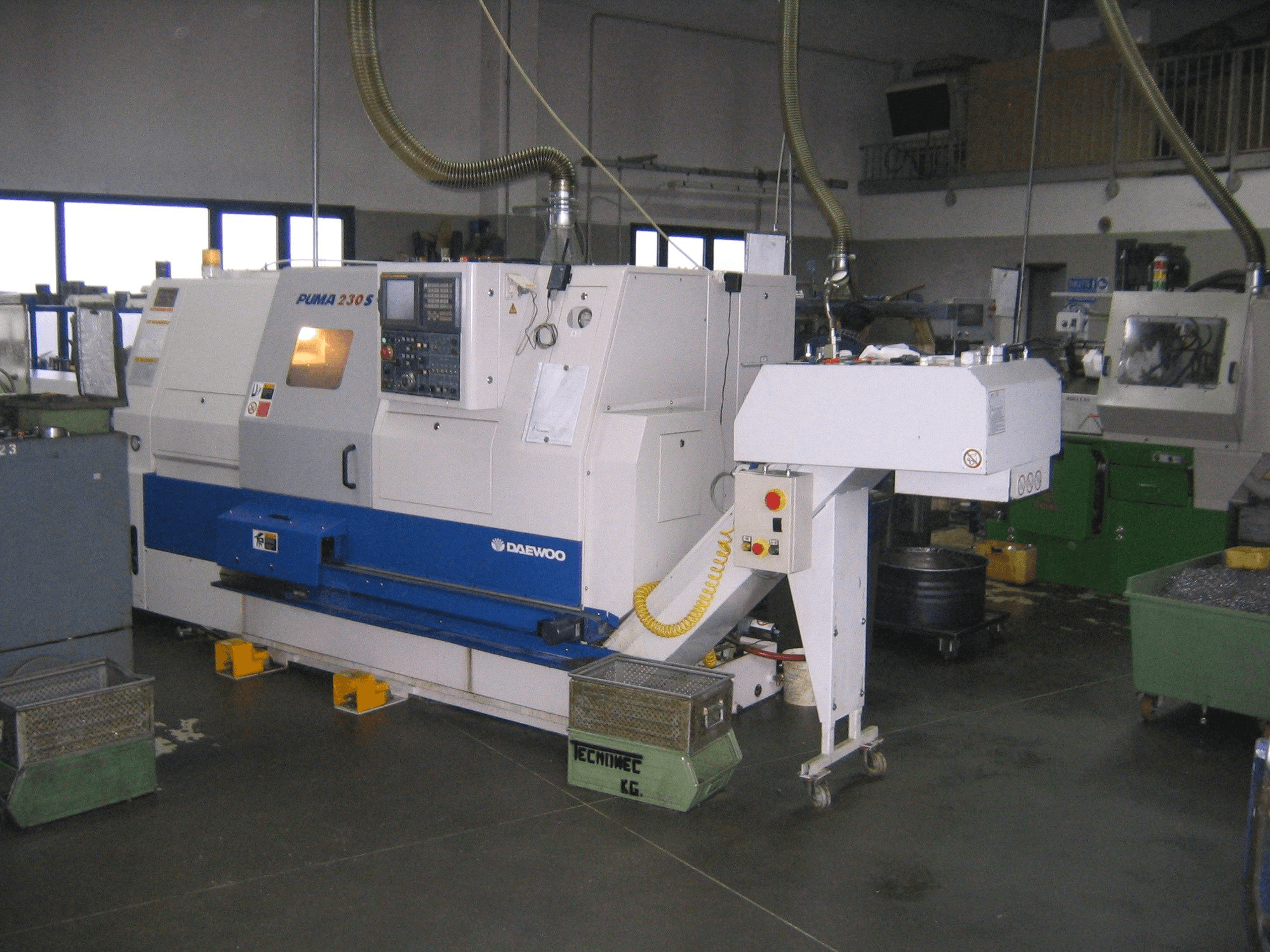 Vista Frontal da DAEWOO Puma 230SC máquina