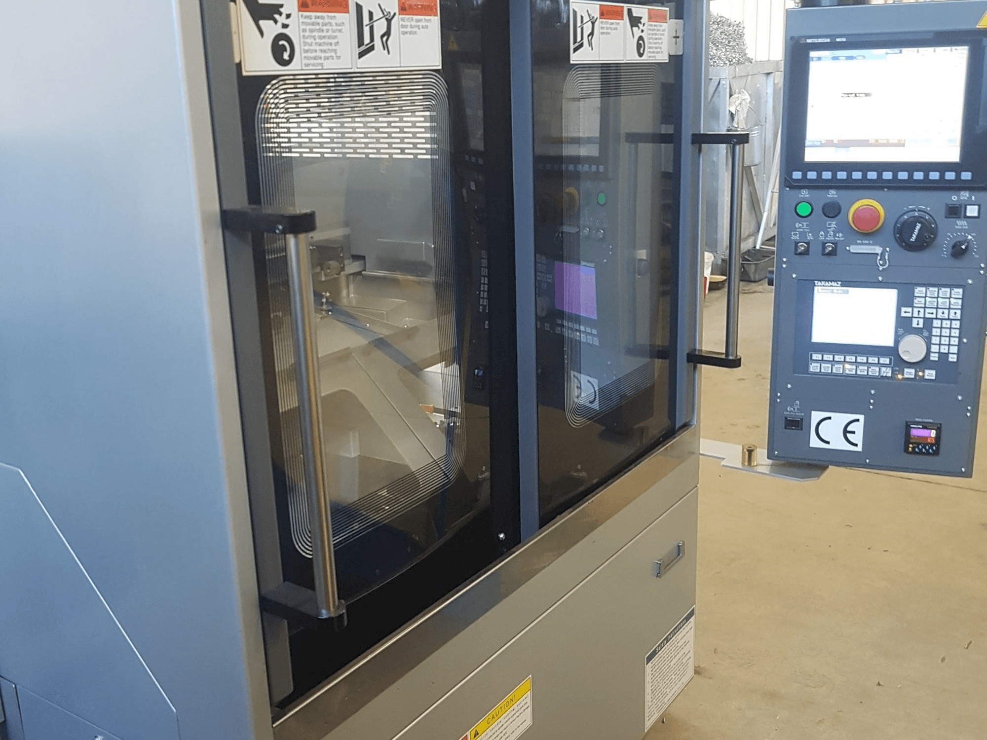 Vista Frontal da Takamaz XW-30 Plus máquina