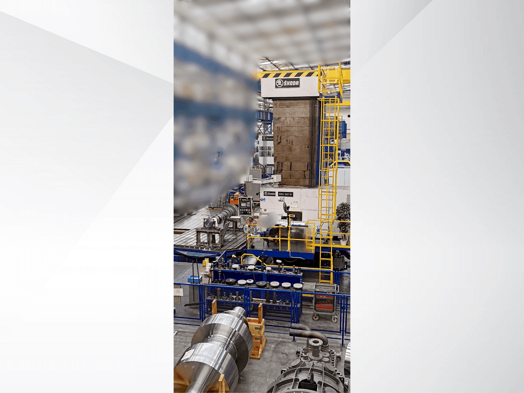 Vista Frontal da SKODA WEA 200 CNC máquina