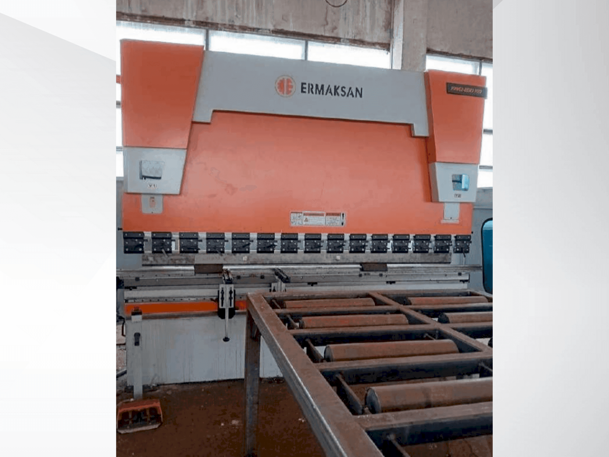 Vista Frontal da ERMAKSAN POWER BEND PRO 3100-175 máquina