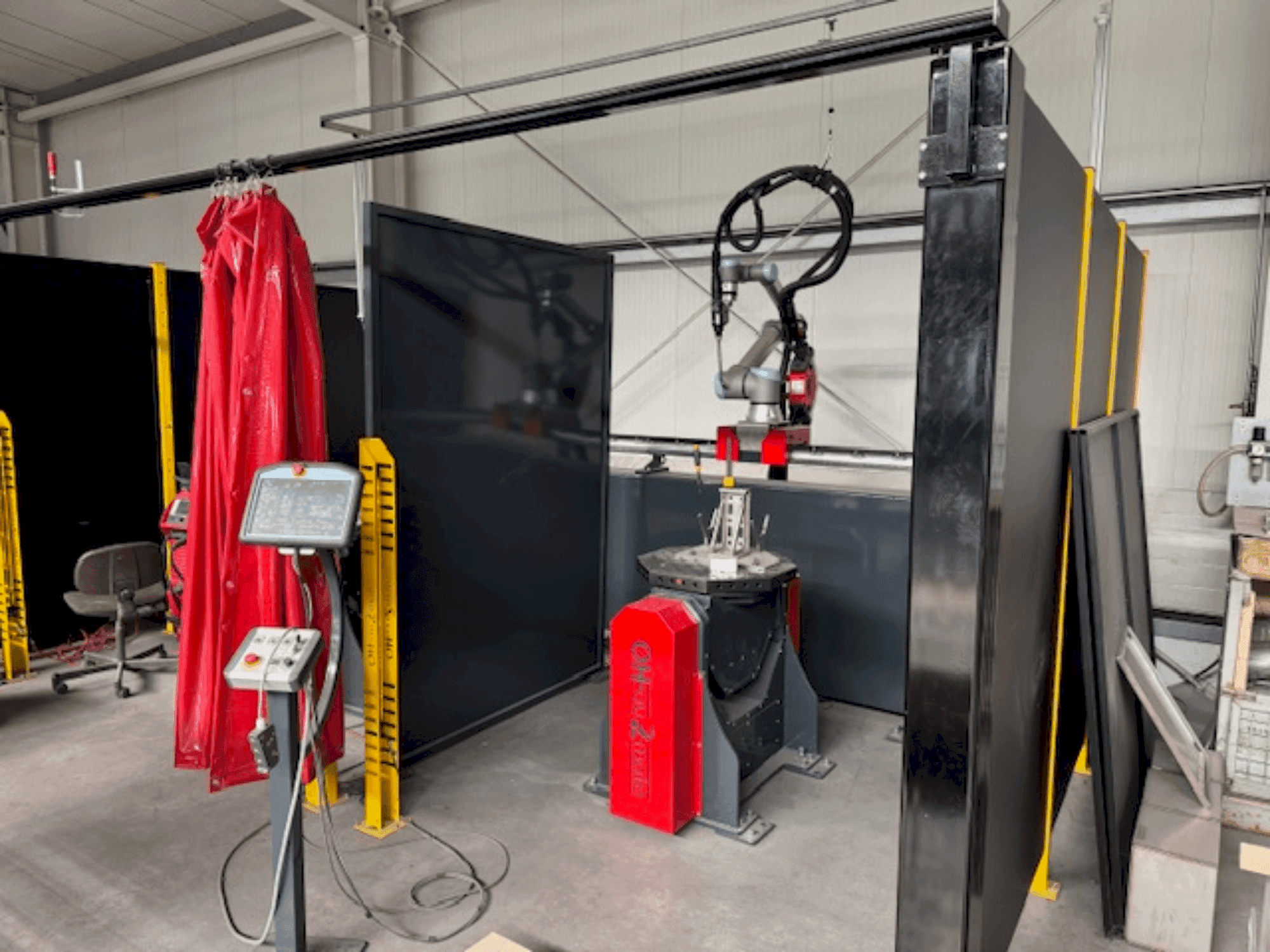 Vista Frontal da FRONIUS UR10 Roboter e-Series máquina