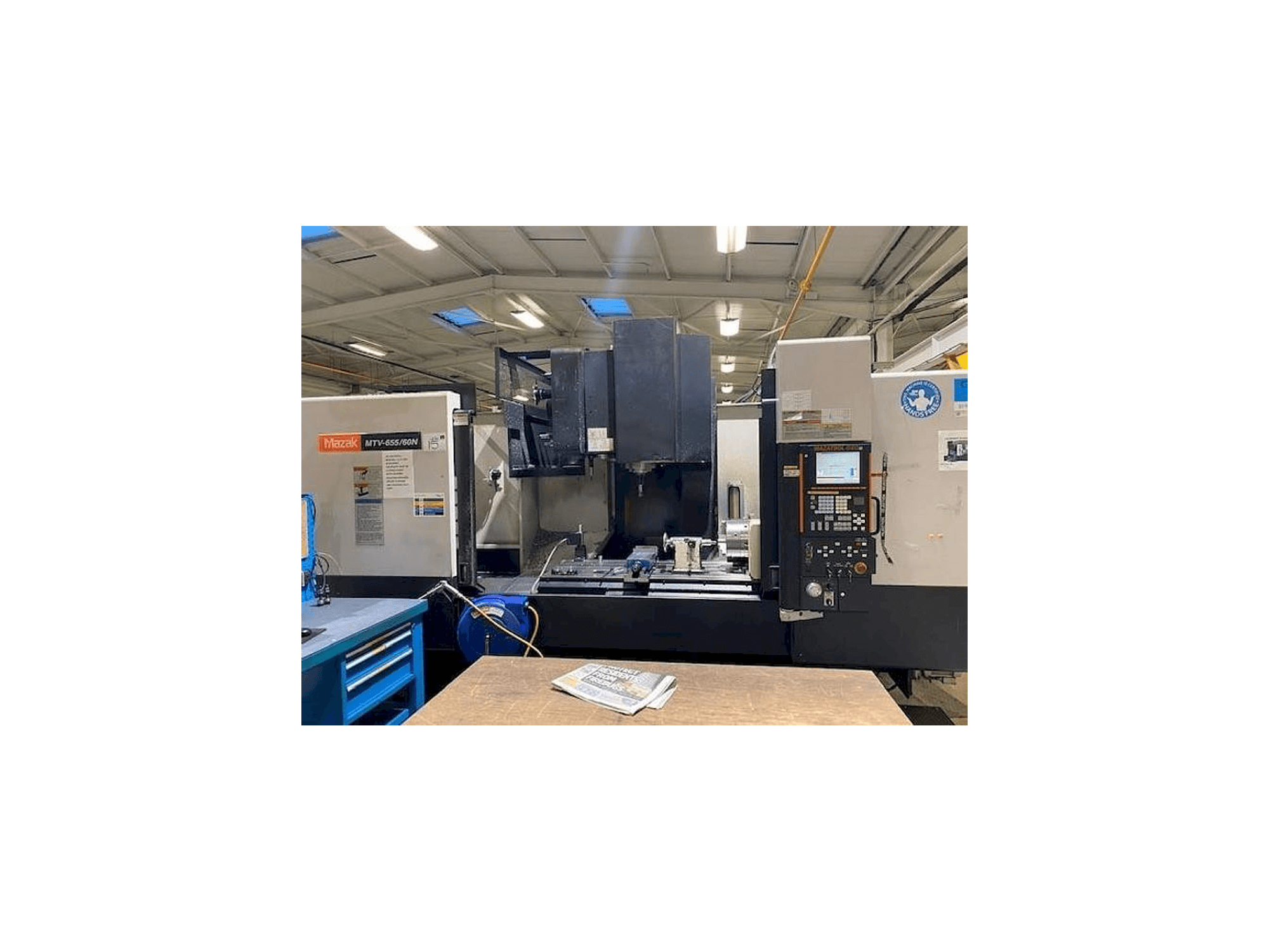 Vista Frontal da Mazak MTV 655/60N máquina