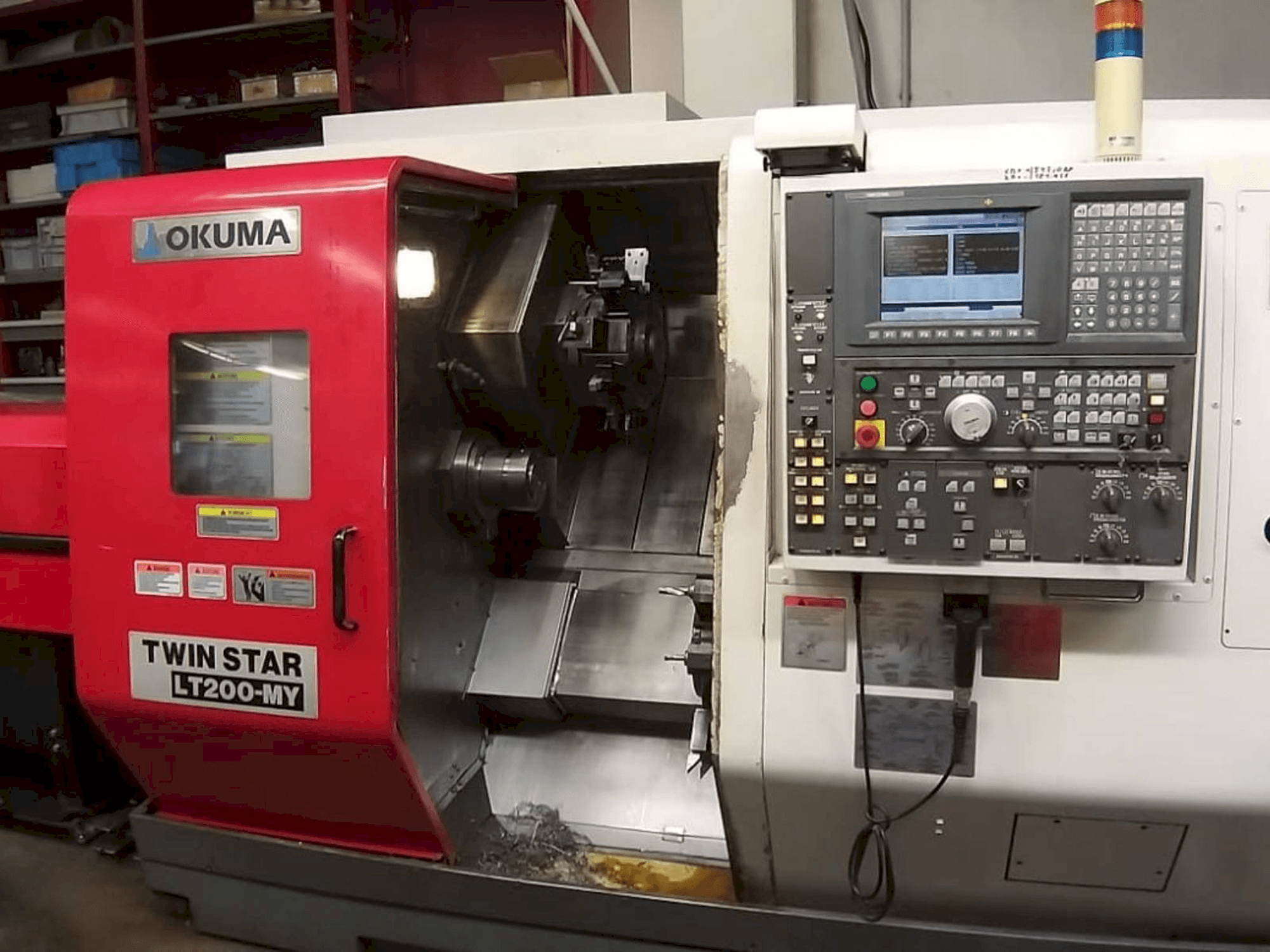 Vista Frontal da Okuma Twin Star LT200-MY máquina