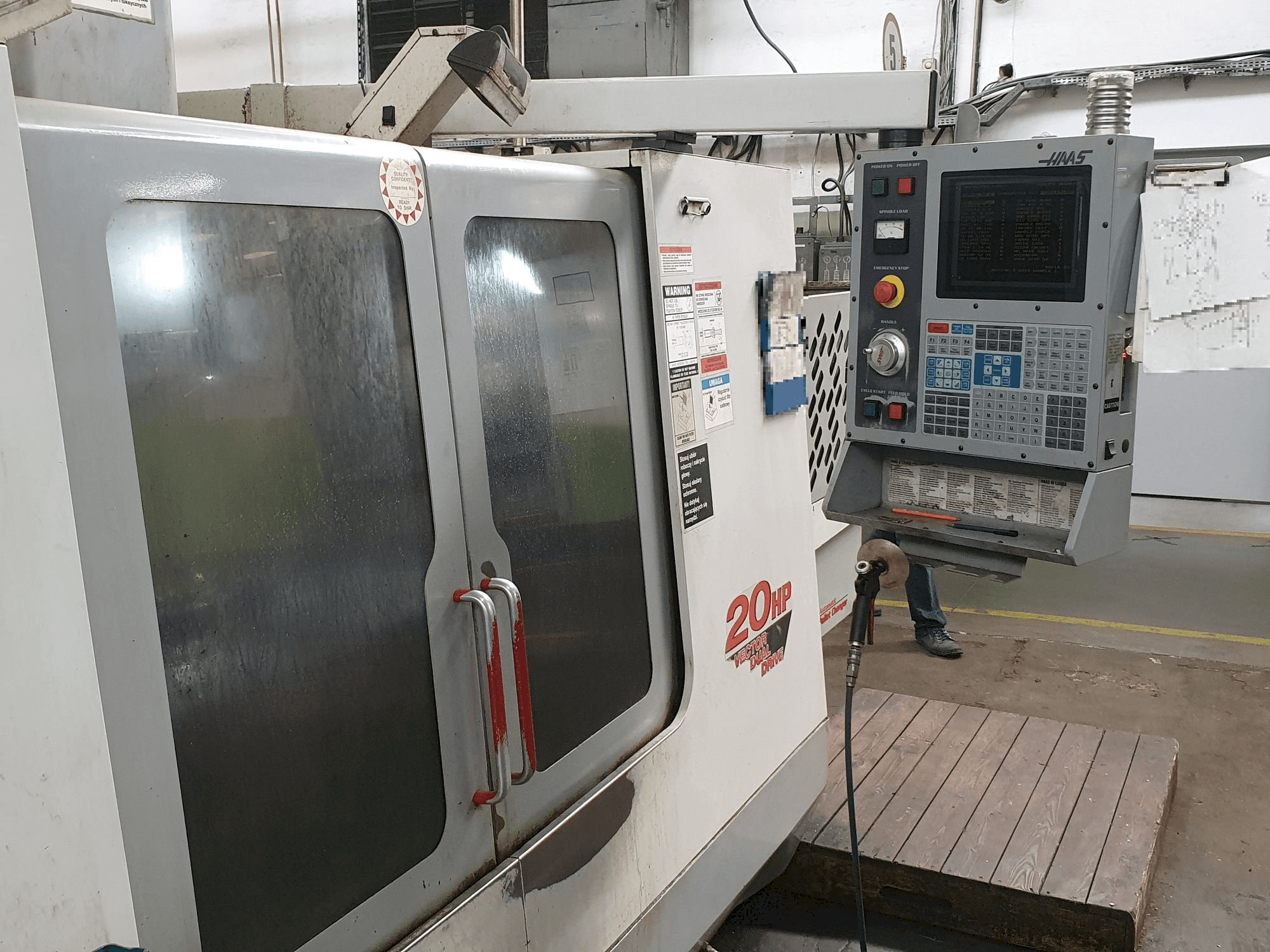 Vista Frontal da HAAS VF-3 máquina