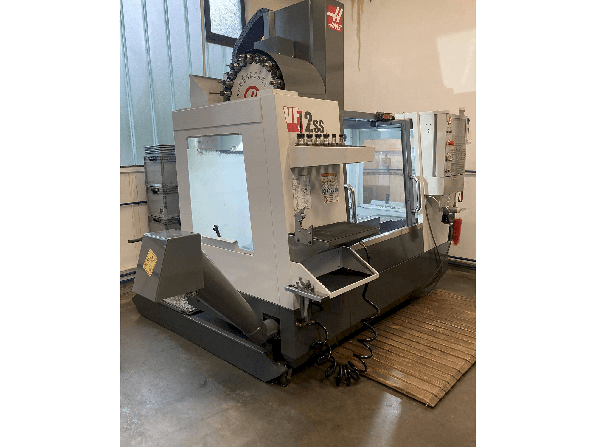 Vista Lateral Esquerda da HAAS VF-2 SS máquina