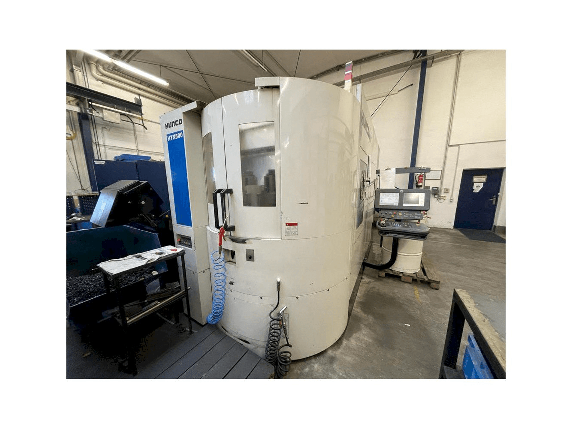 Vista Frontal da Hurco HTX 500 máquina