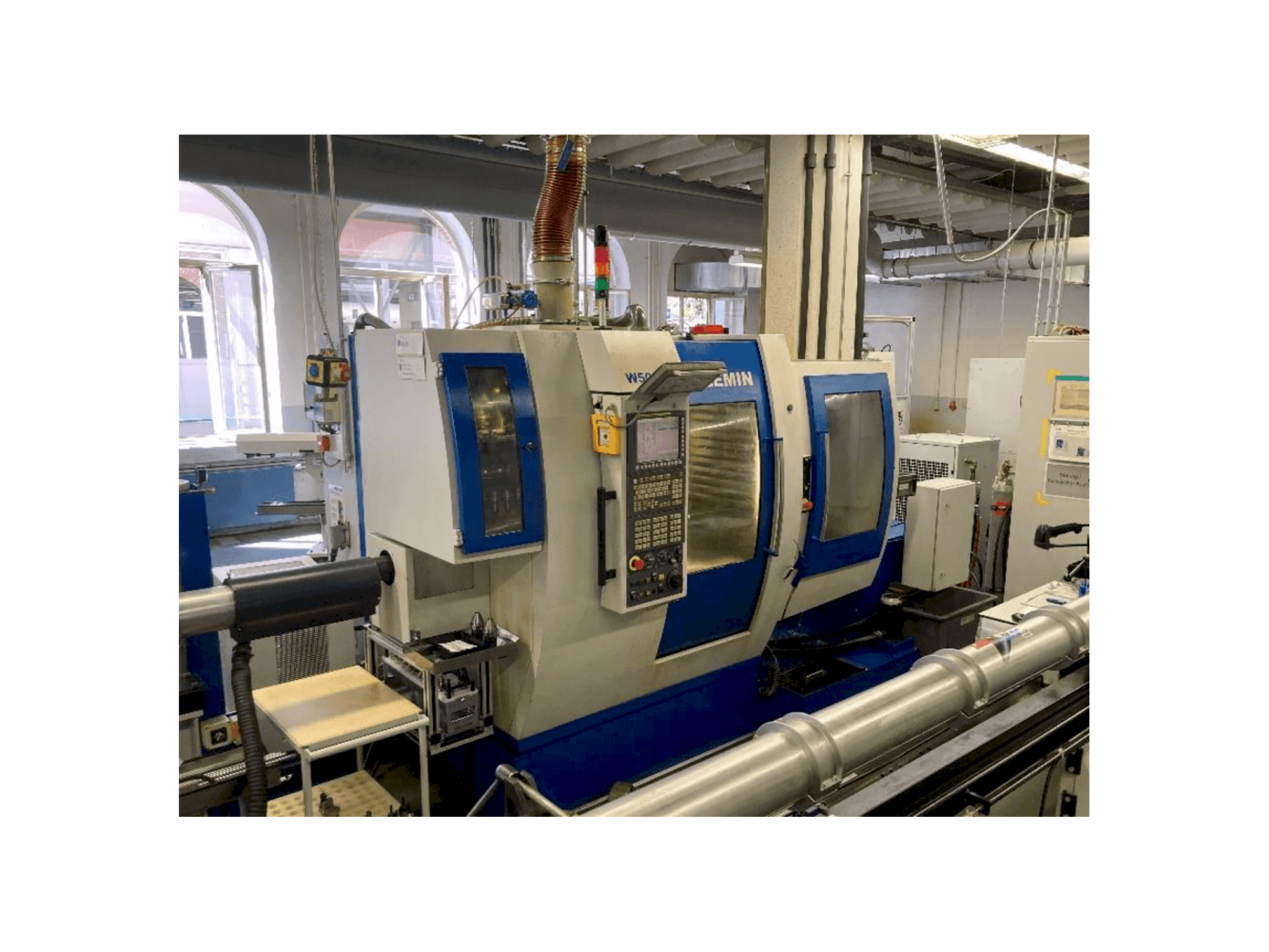 Vista Frontal da Willemin-Macodel W508MT máquina