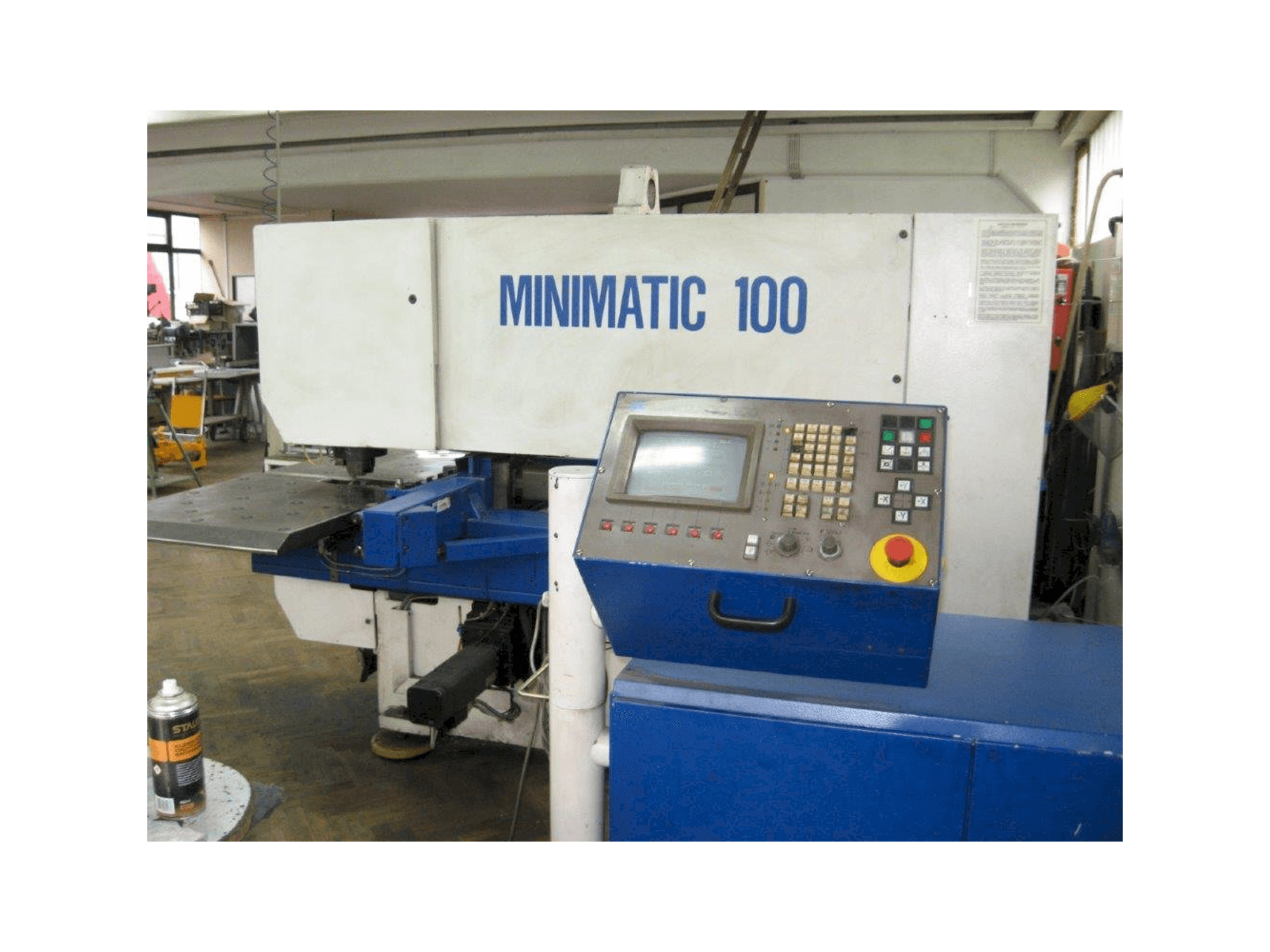 Vista Frontal da Trumpf Minimatic 100 máquina