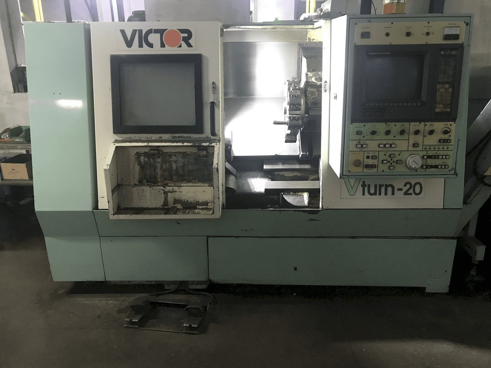 Vista Frontal da Victor Vturn-20 máquina