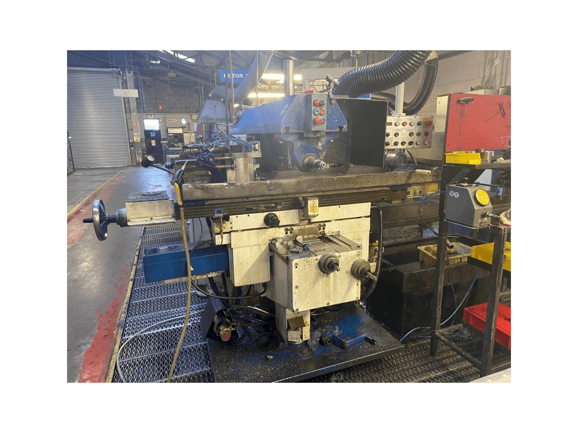 Vista Frontal da TOS Olomouc FG U32 máquina