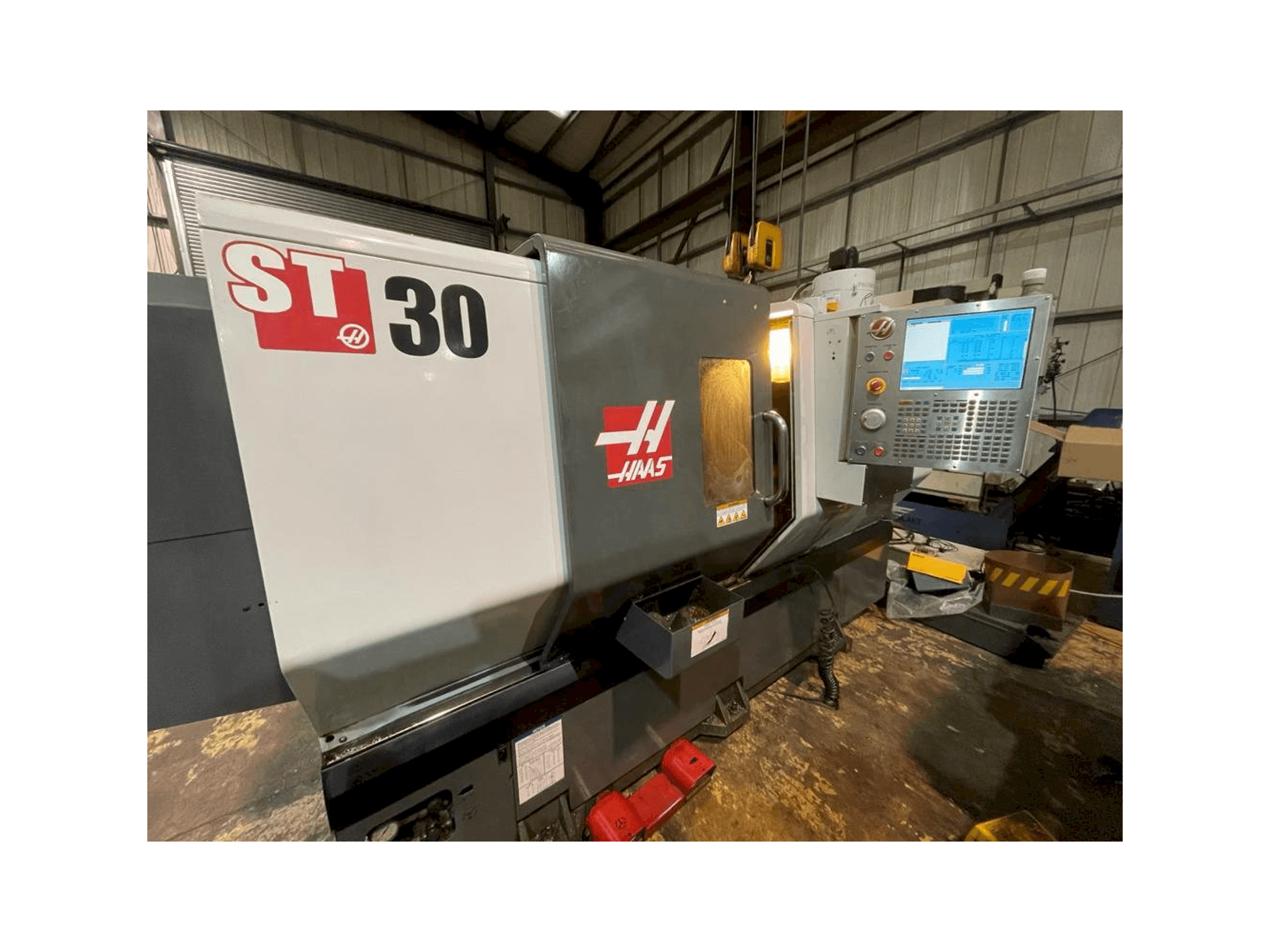 Vista Frontal da HAAS ST-30 máquina