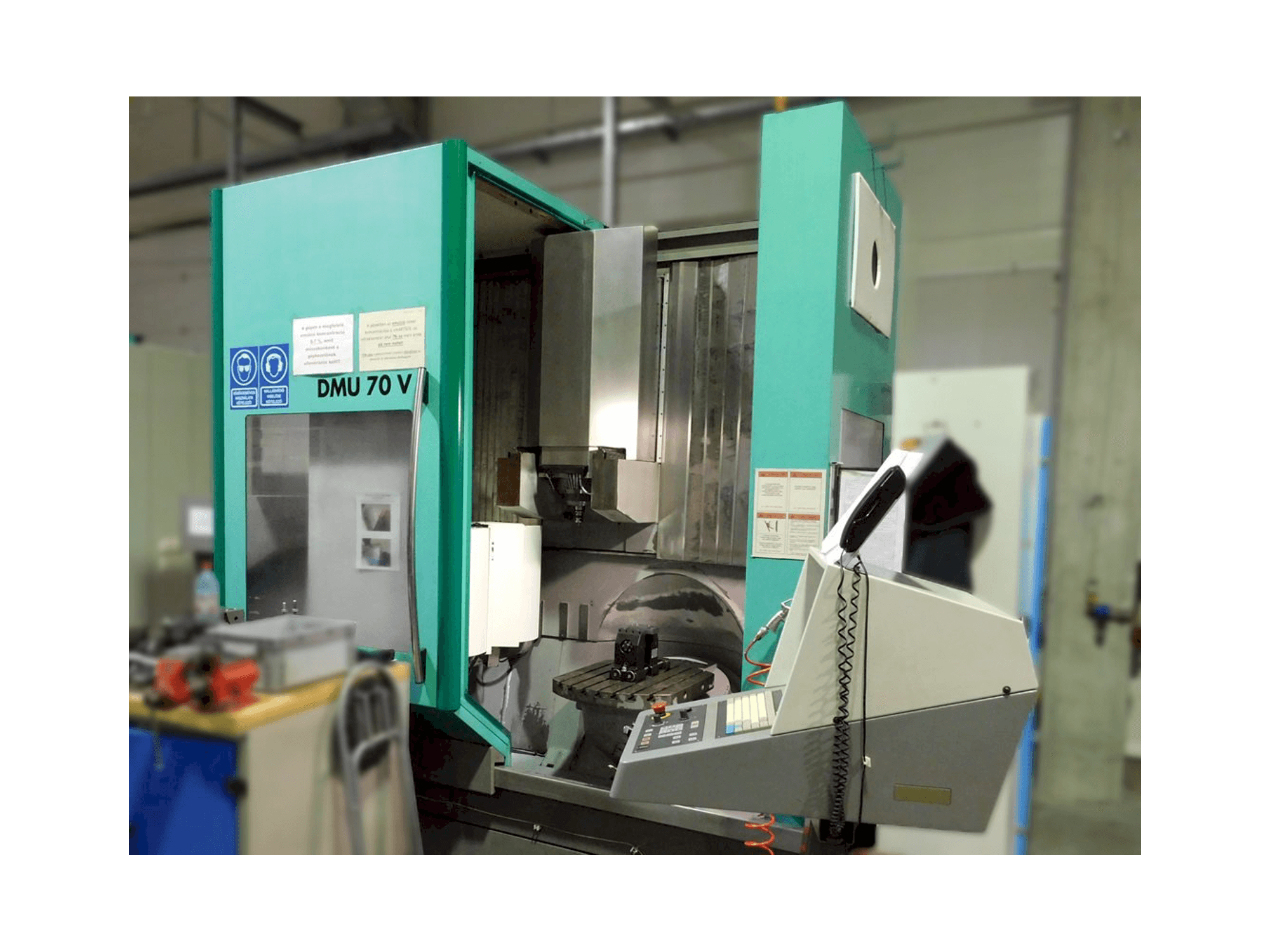 Vista Frontal da DMG DMU 70 V máquina