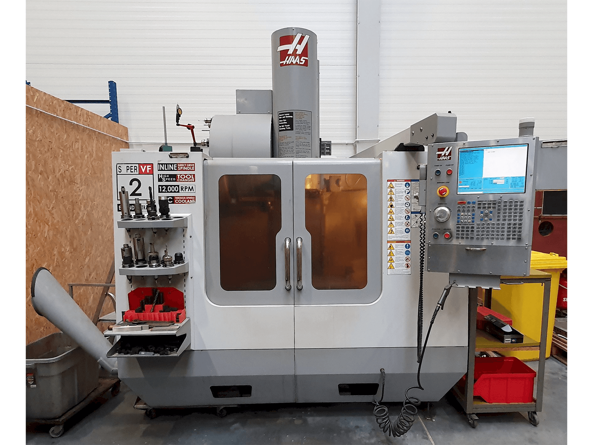 Vista Frontal da HAAS VF2-SSYTHE máquina