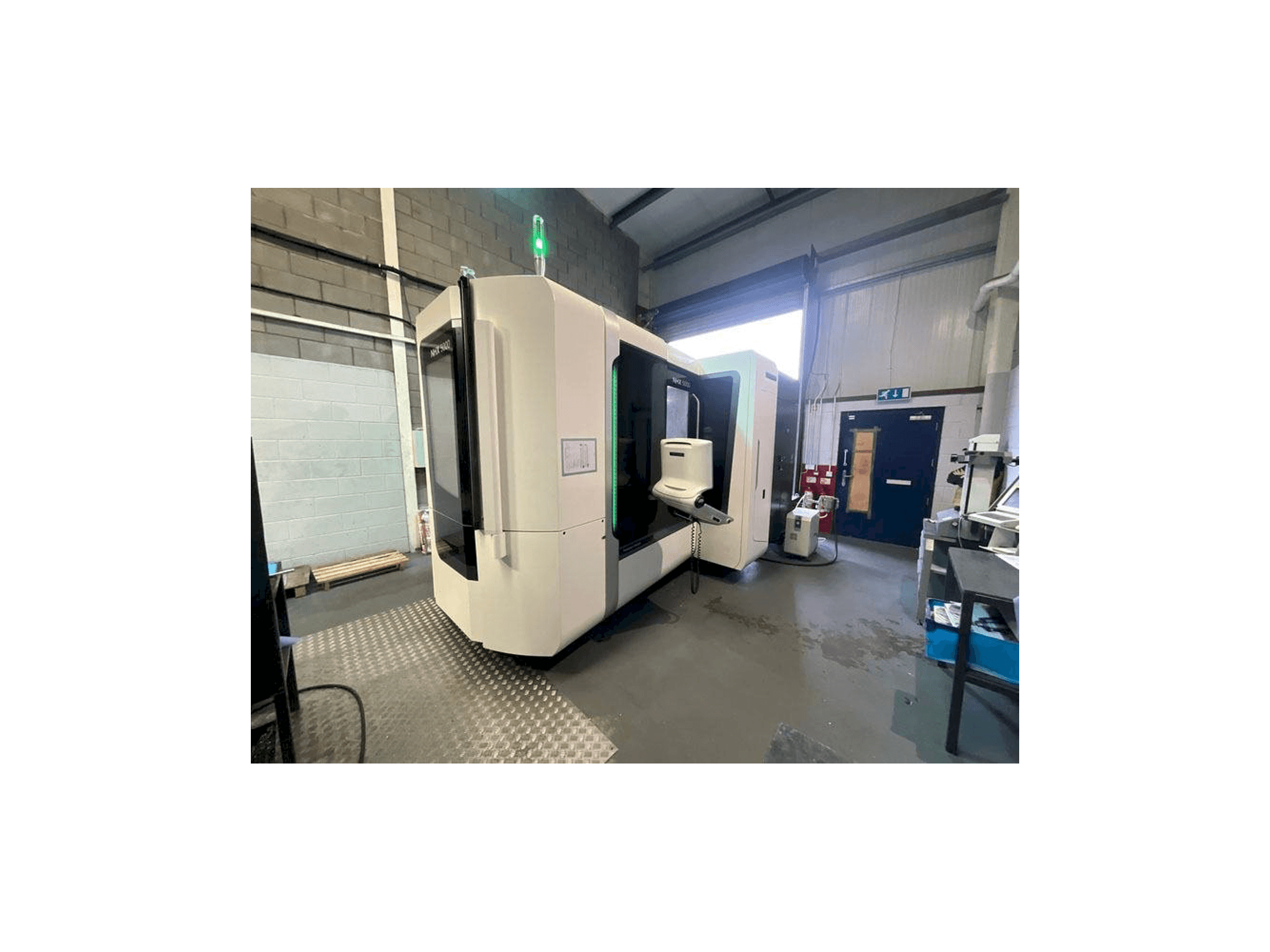 Vista Frontal da DMG MORI NHX 5000 máquina