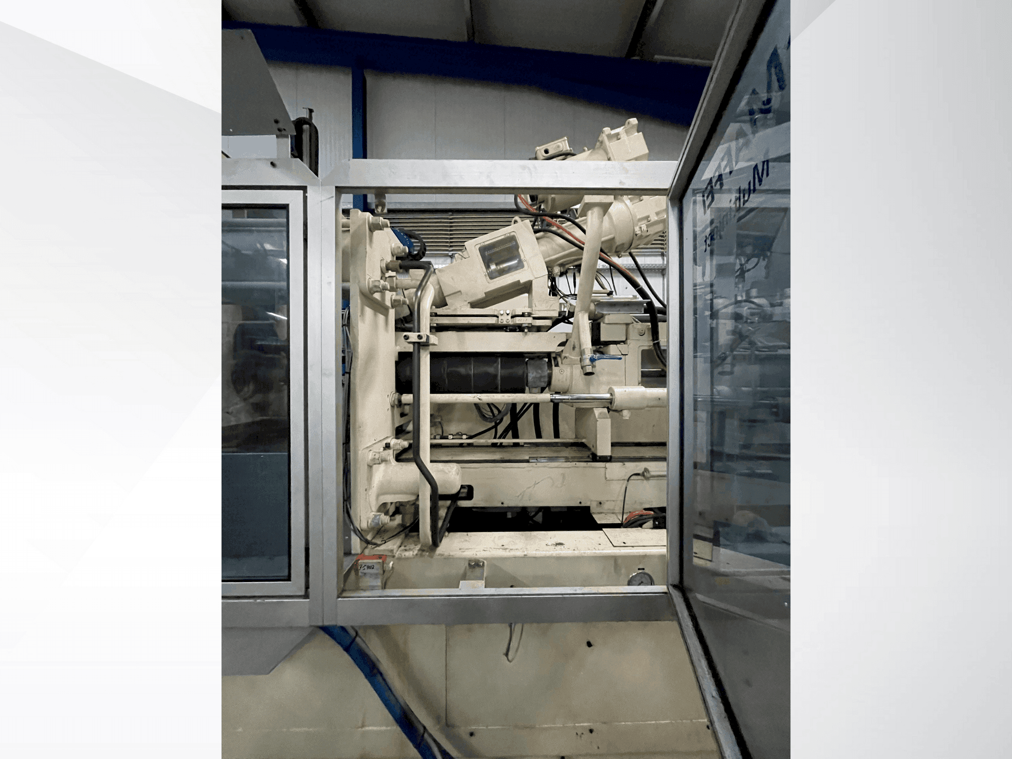 Vista Frontal da Krauss Maffei 300-1400-390-3-CZ máquina