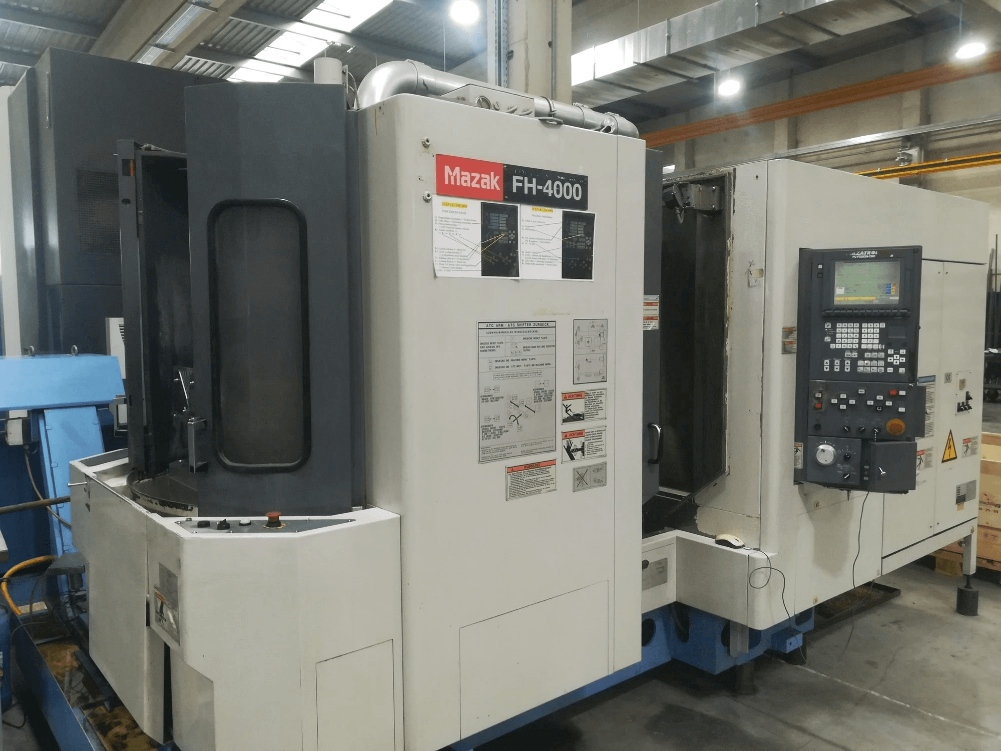 Vista Frontal da Mazak FH-4000 máquina