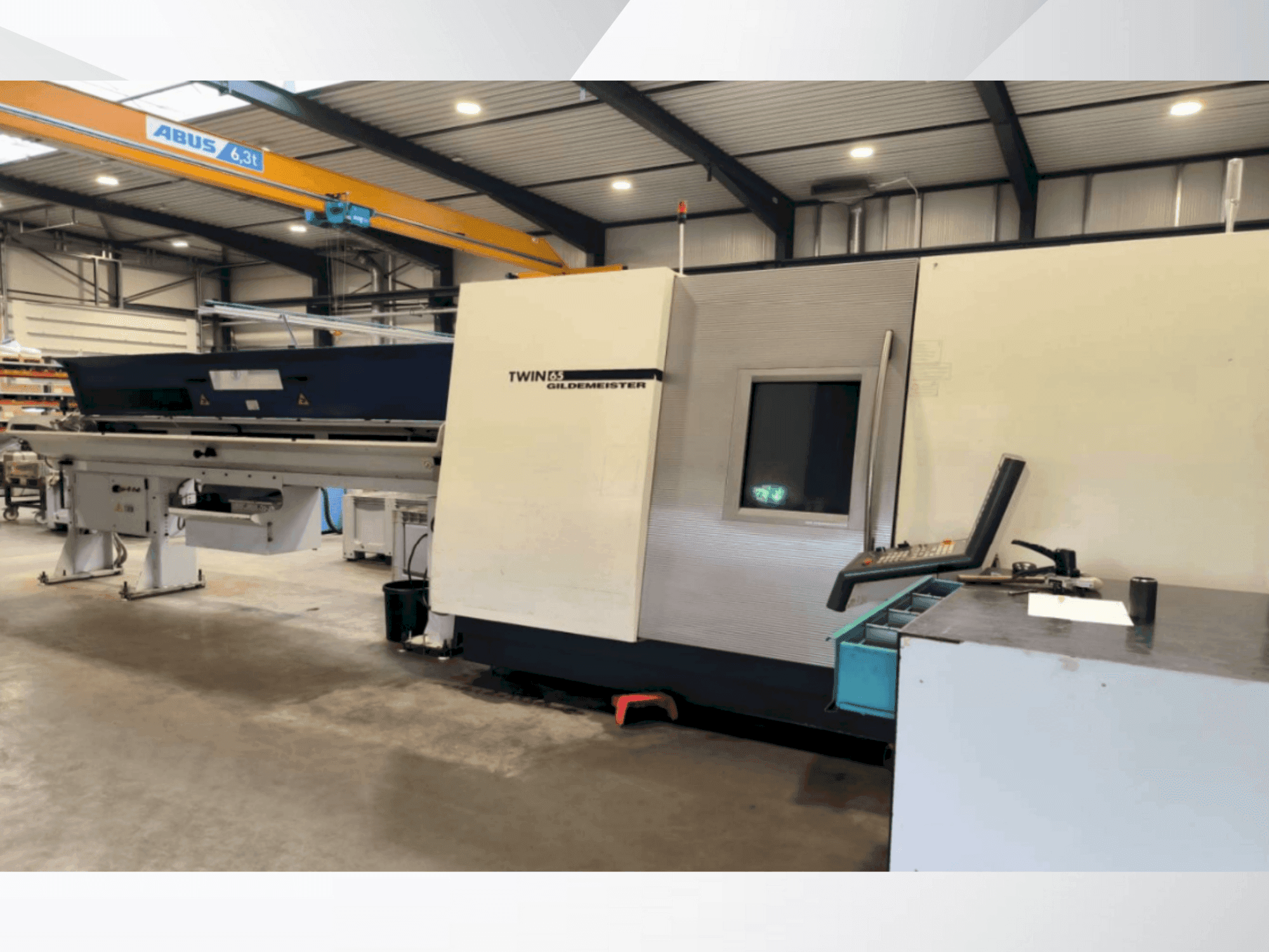 Vista Frontal da DMG Gildemeister Twin 65 máquina