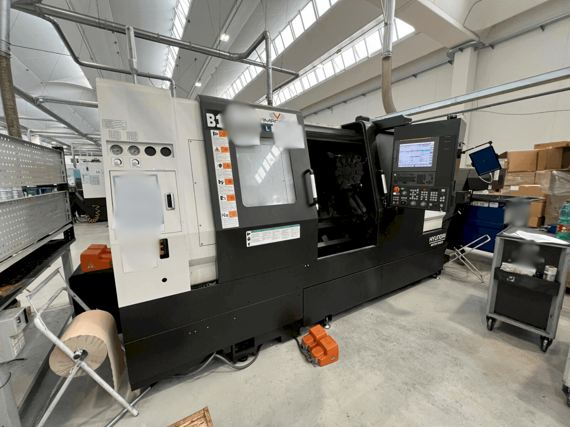 Vista Frontal da Hyundai Wia L400C máquina