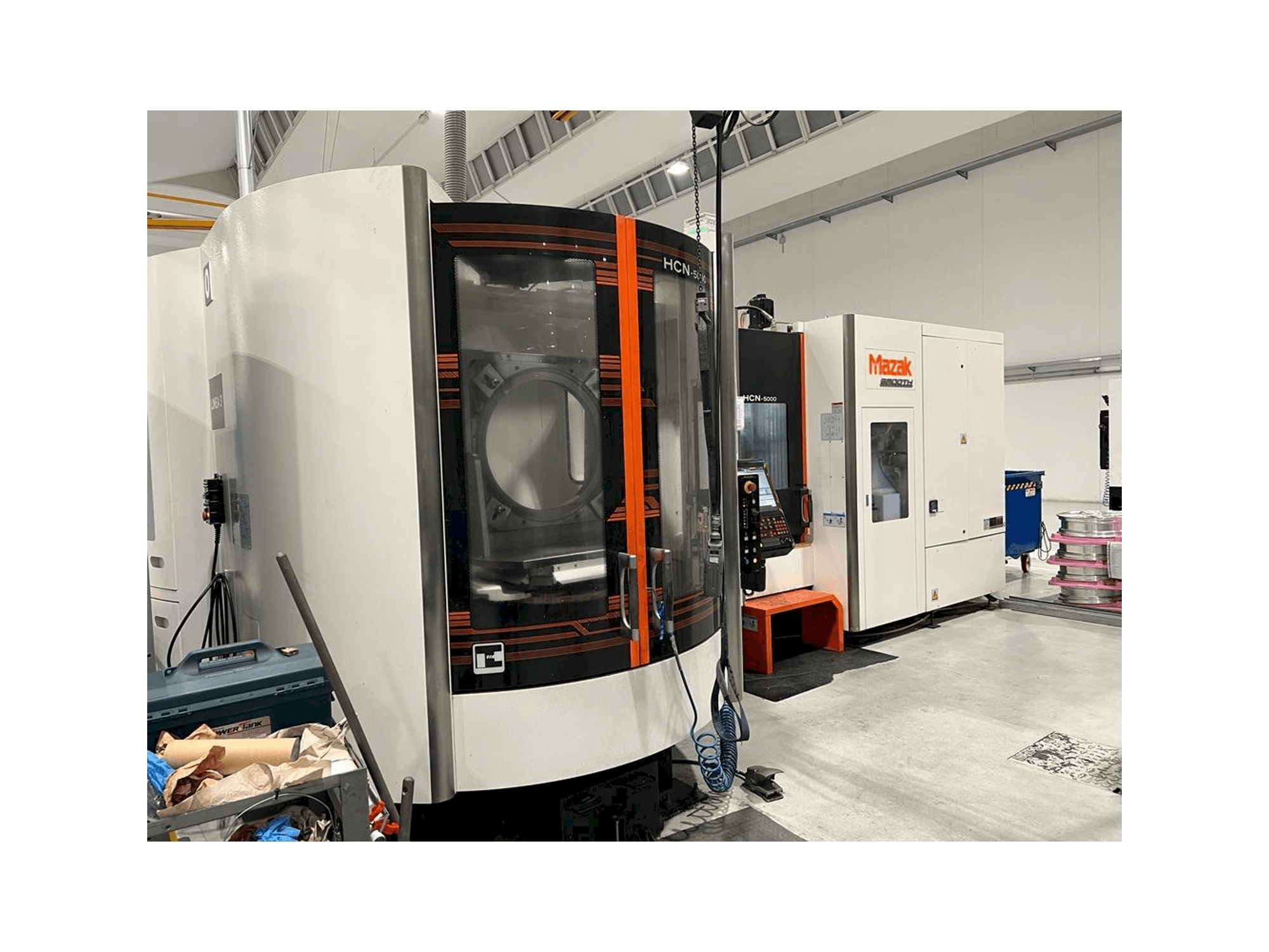 Vista Frontal da Mazak HCN-5000 máquina