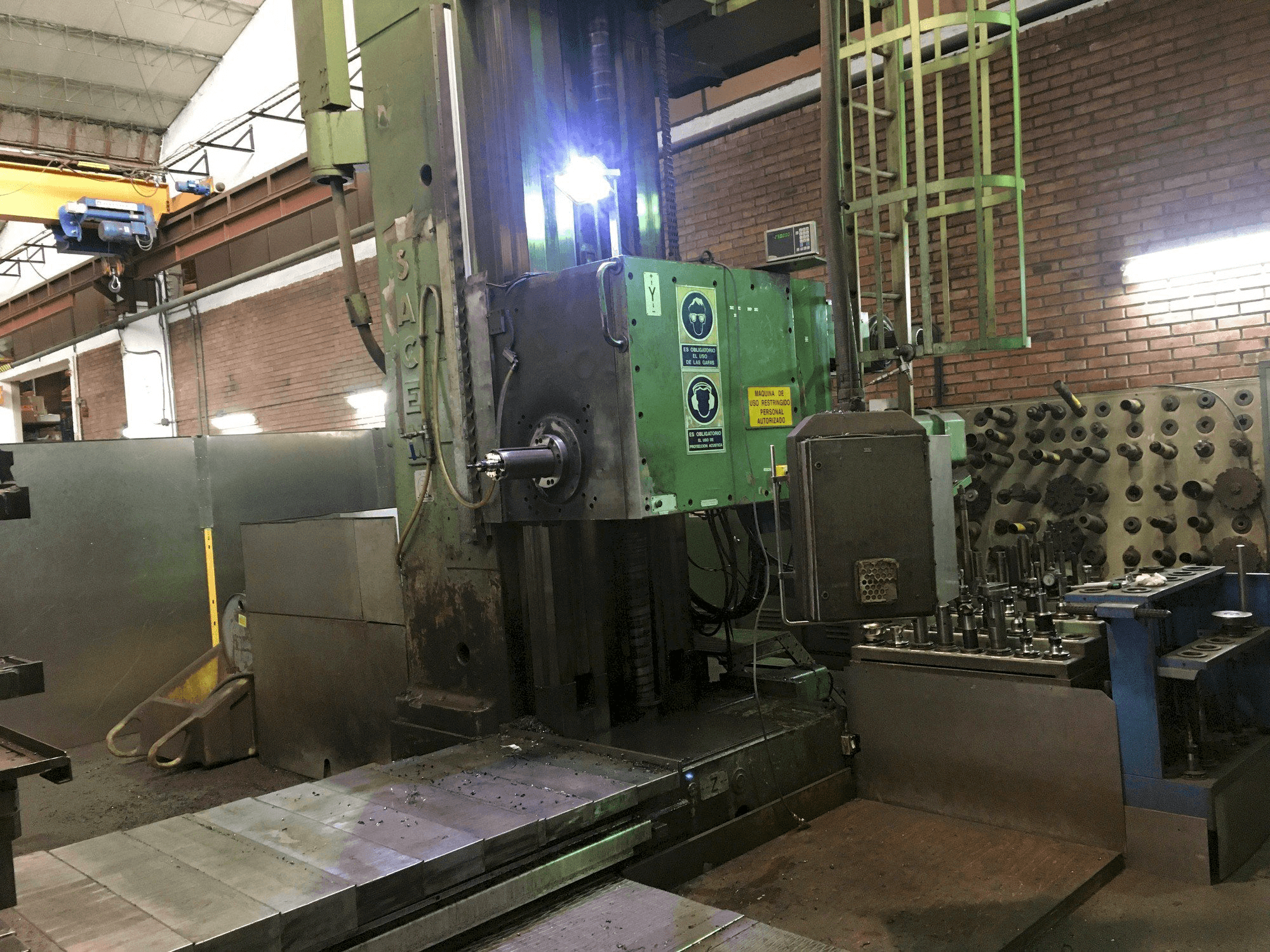 Vista Frontal da Sacem M.S.T 130 C/N máquina