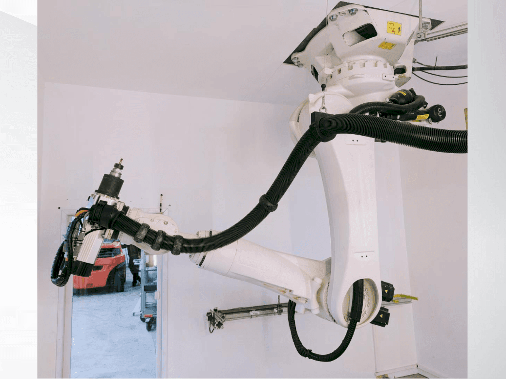 Vista Frontal da KUKA KR 270 R2700 C ultra + Absolute measurement máquina