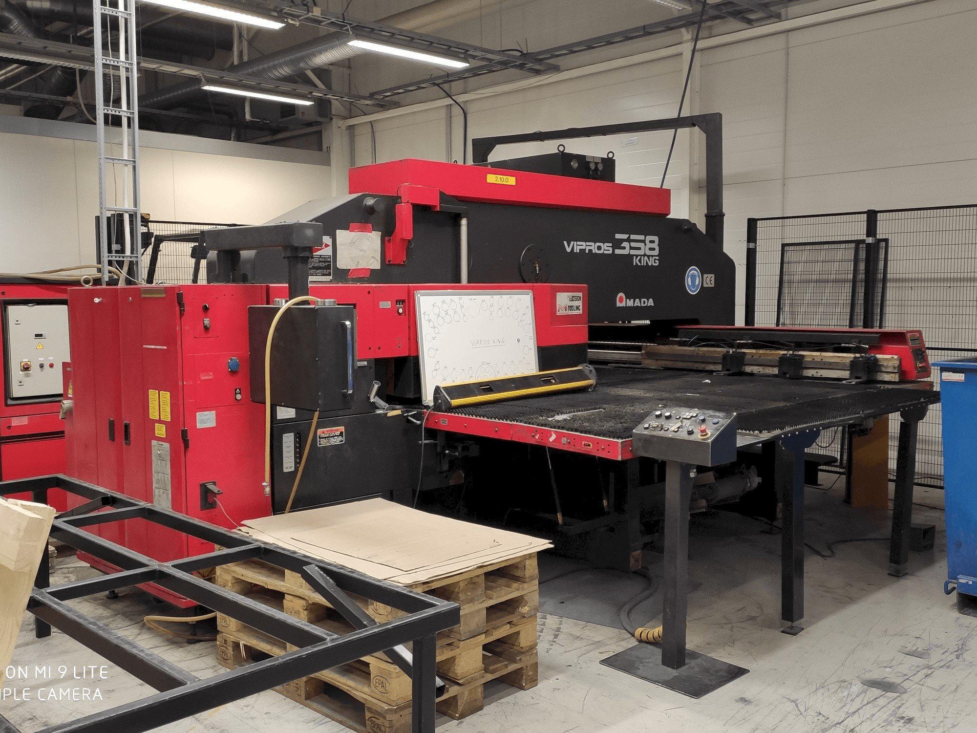 Vista Frontal da AMADA Vipros 358 King FS18 PC EMC máquina