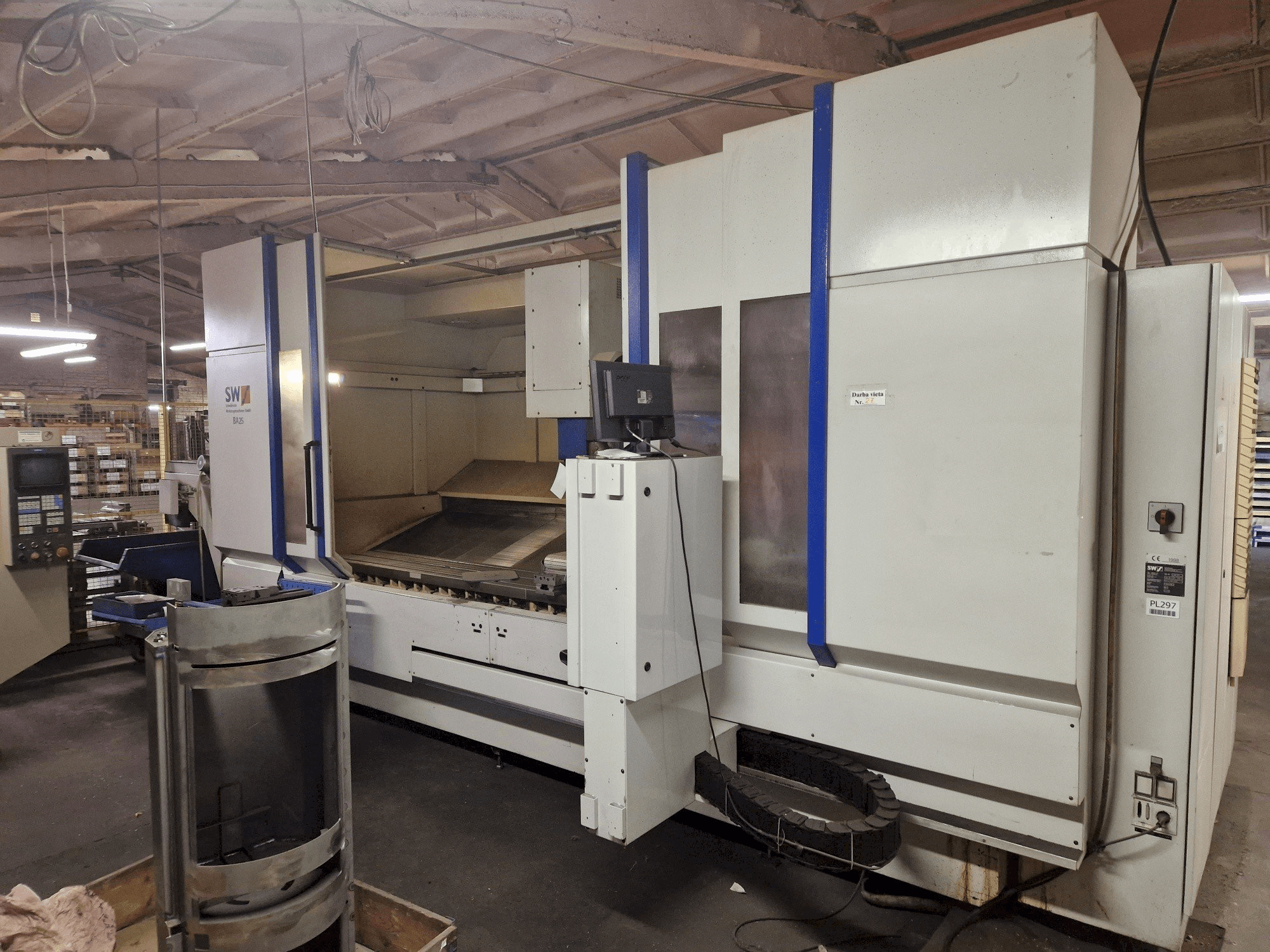 Vista Frontal da SW BA 25 máquina