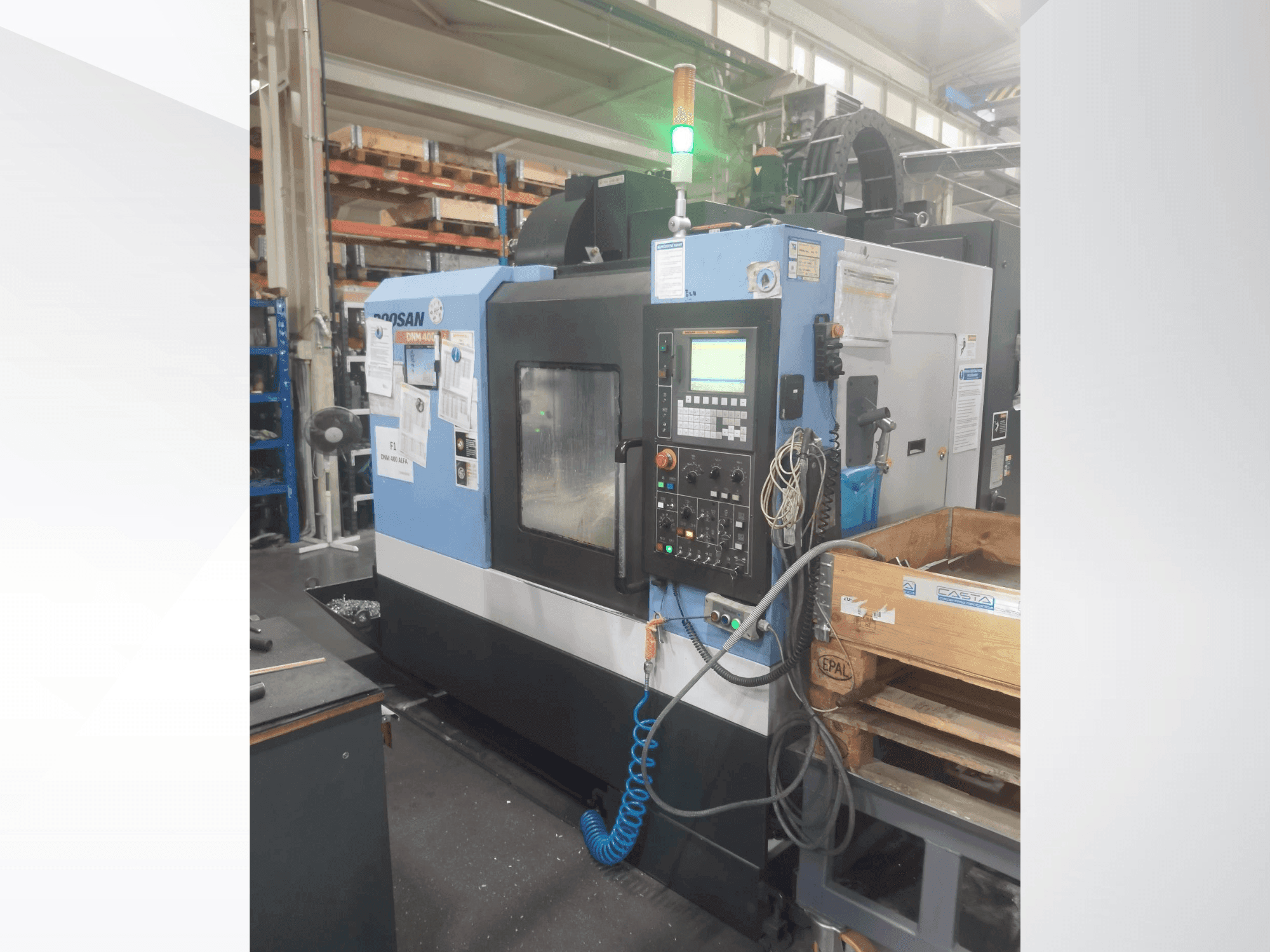 Vista Frontal da DOOSAN DNM 400A máquina