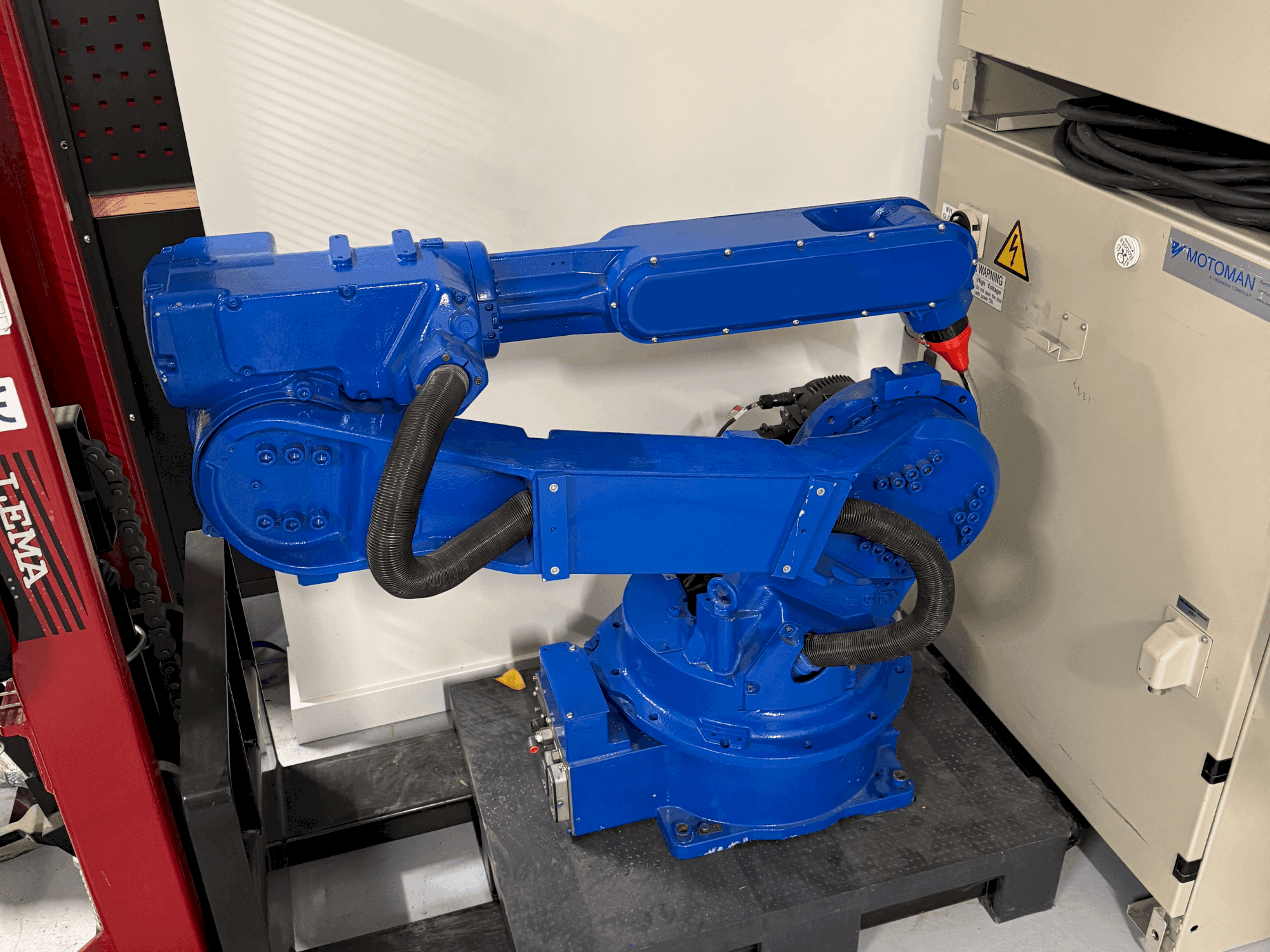 Vista Frontal da Yaskawa Motoman YR HP 20D máquina