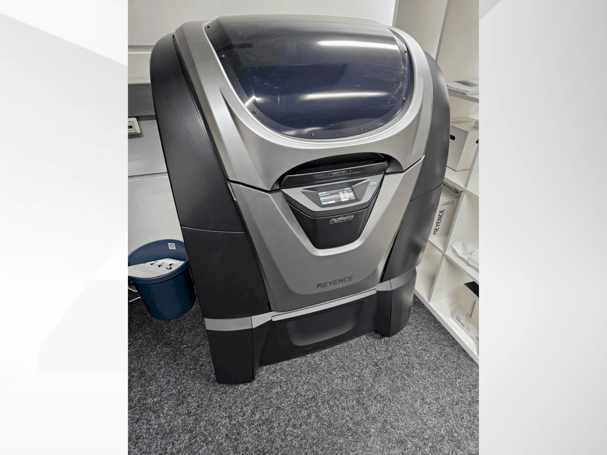 Vista Frontal da KEYENCE Agilista 3200 W máquina