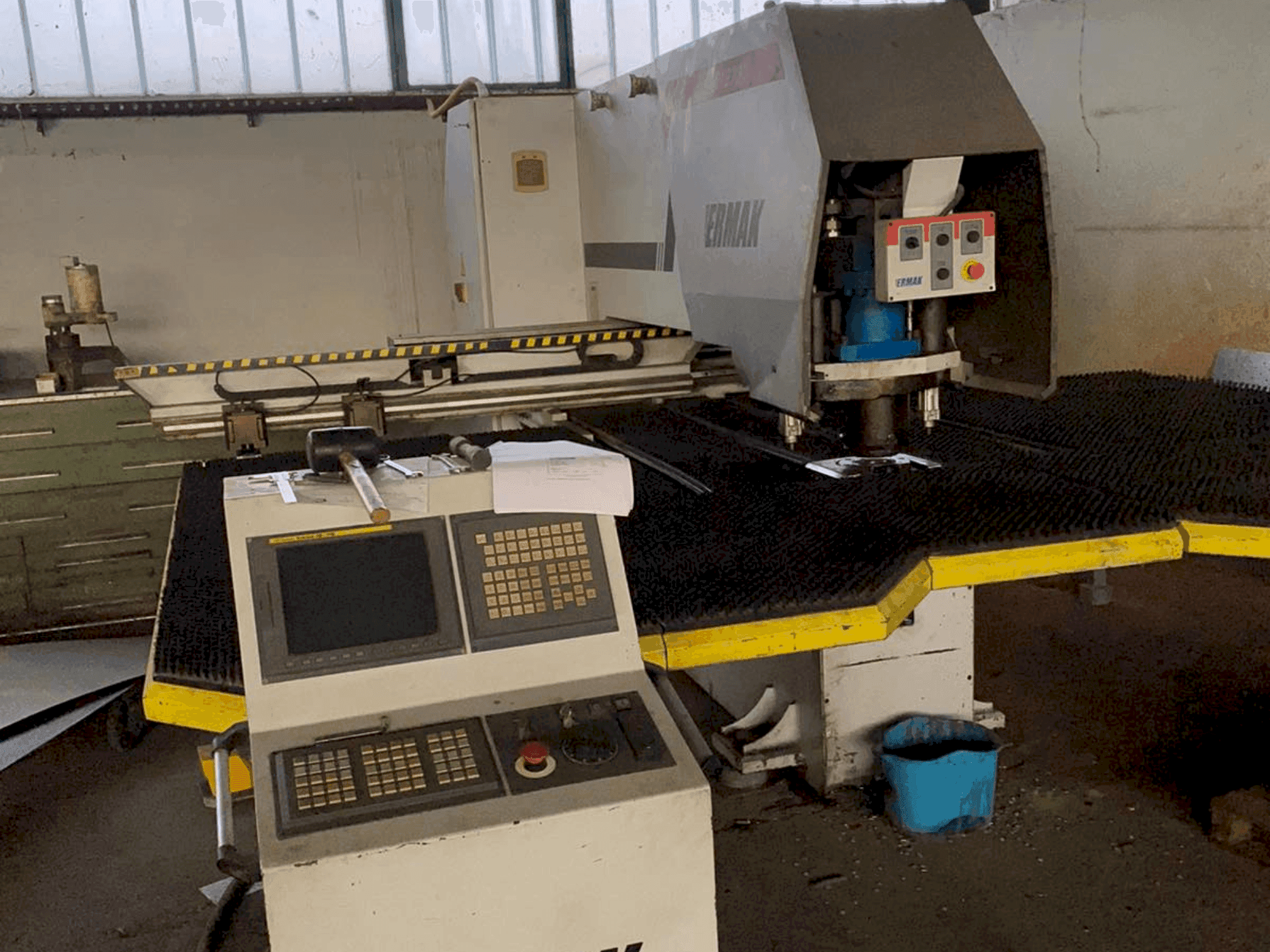 Vista Frontal da ERMAK EPP 1270 x 30 máquina