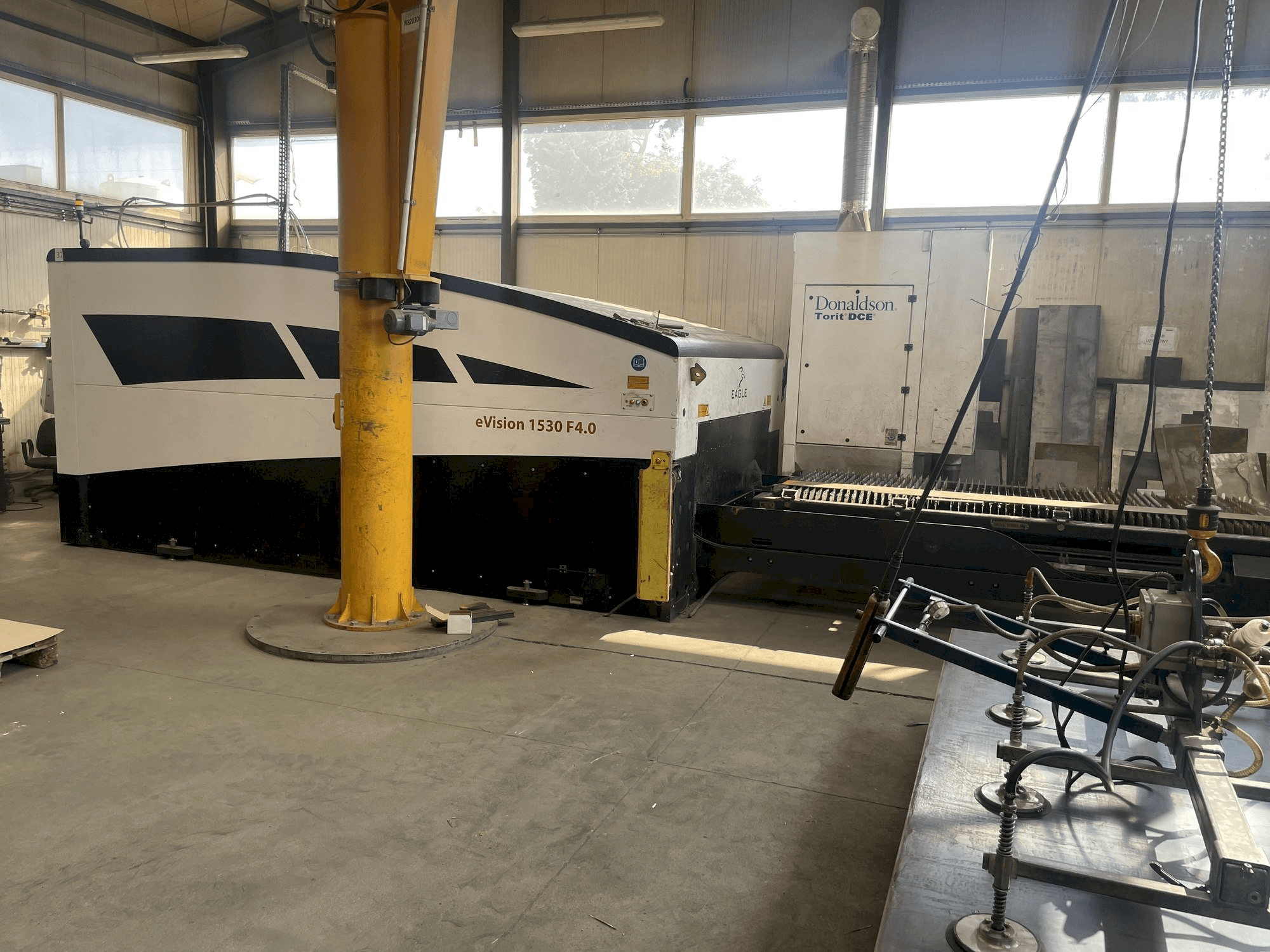 Vista Frontal da EAGLE eVision 1530 F4.0 máquina