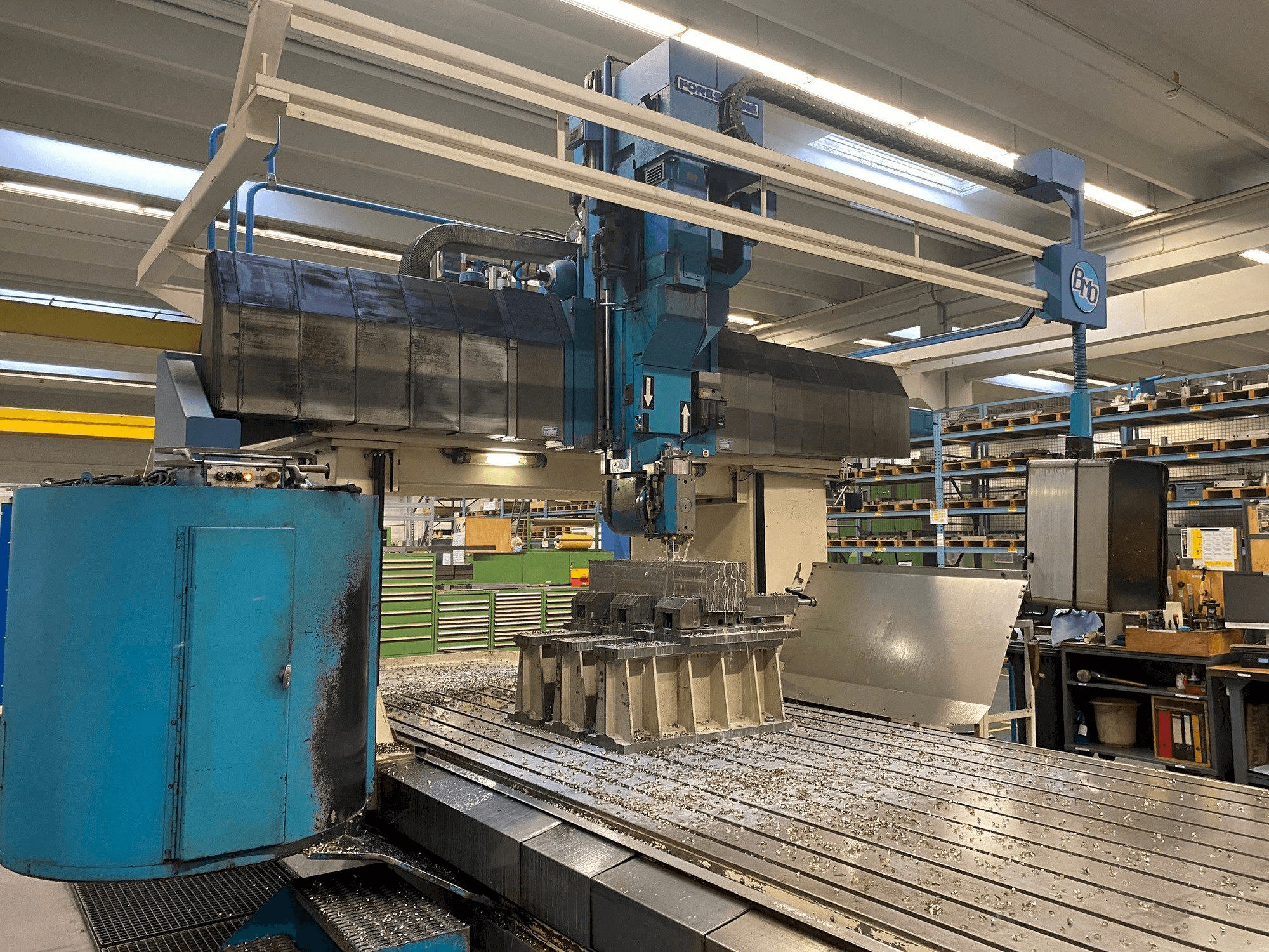 Vista Frontal da Forest Line Seramill 240 máquina