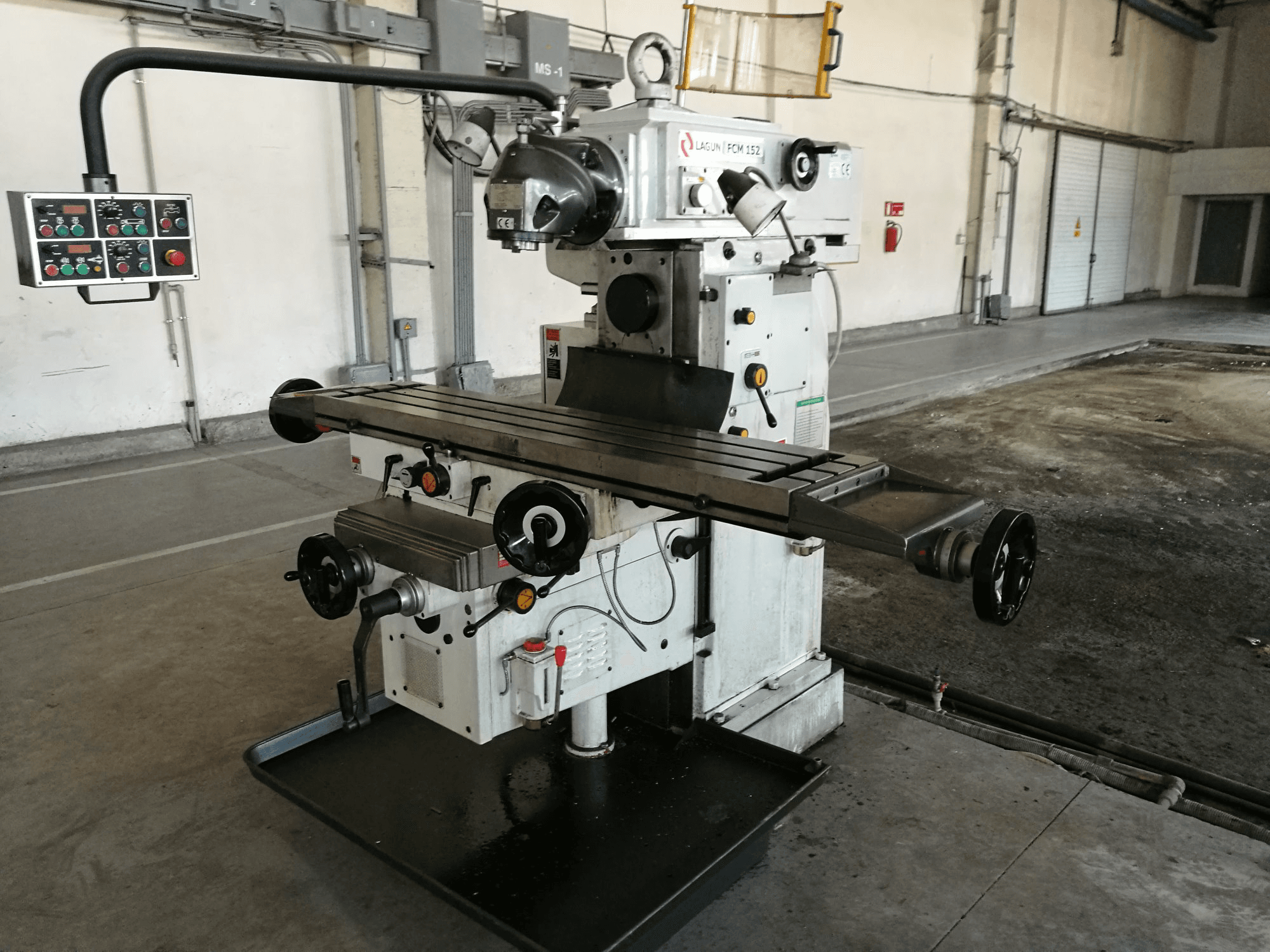 Vista Direita da Lagun FCM 152 máquina
