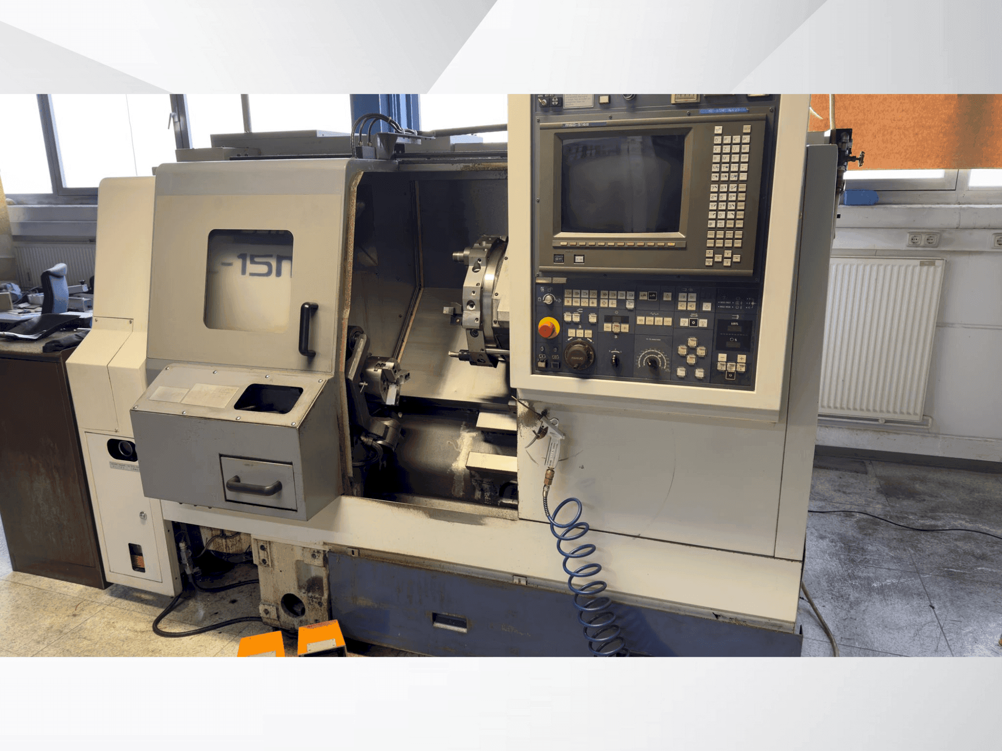 Vista Frontal da MORI SEIKI SL-15MC máquina