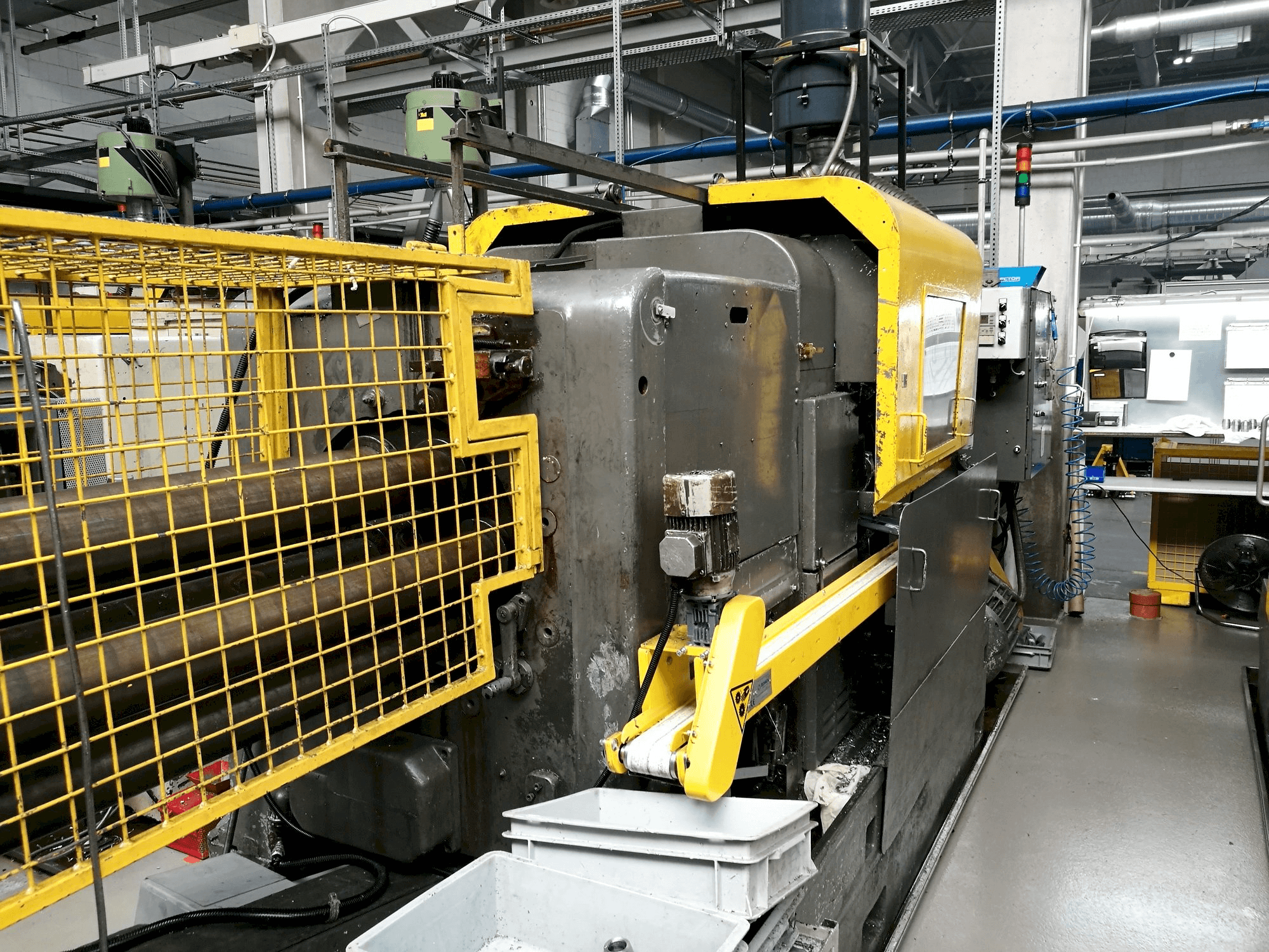 Vista Frontal da Wickman 2 1/4"-6 máquina