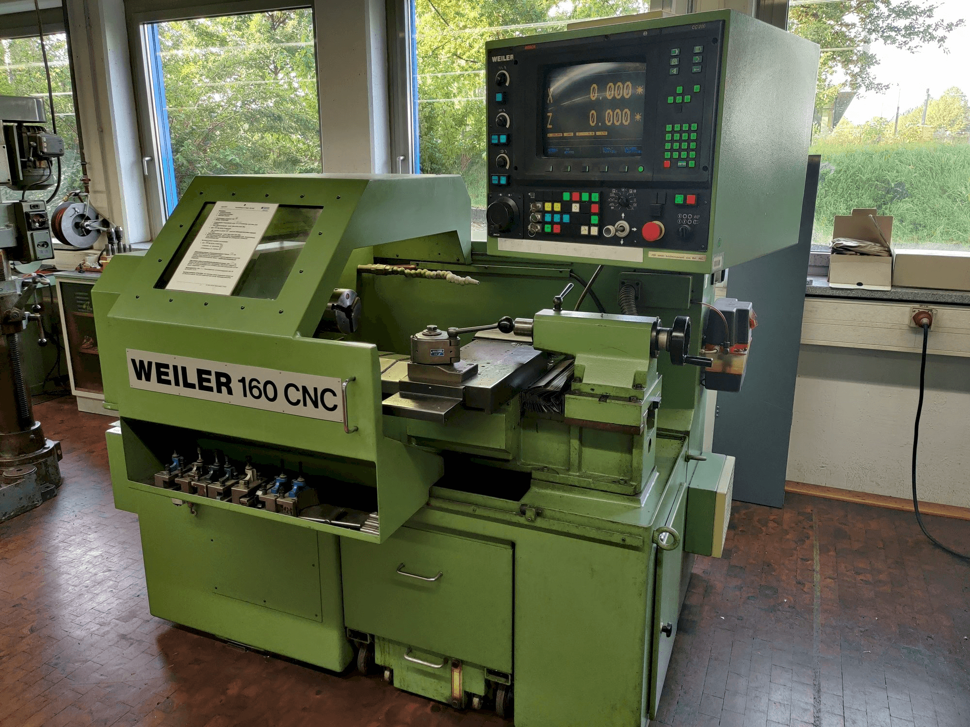 Vista Frontal da Weiler 160 CNC máquina