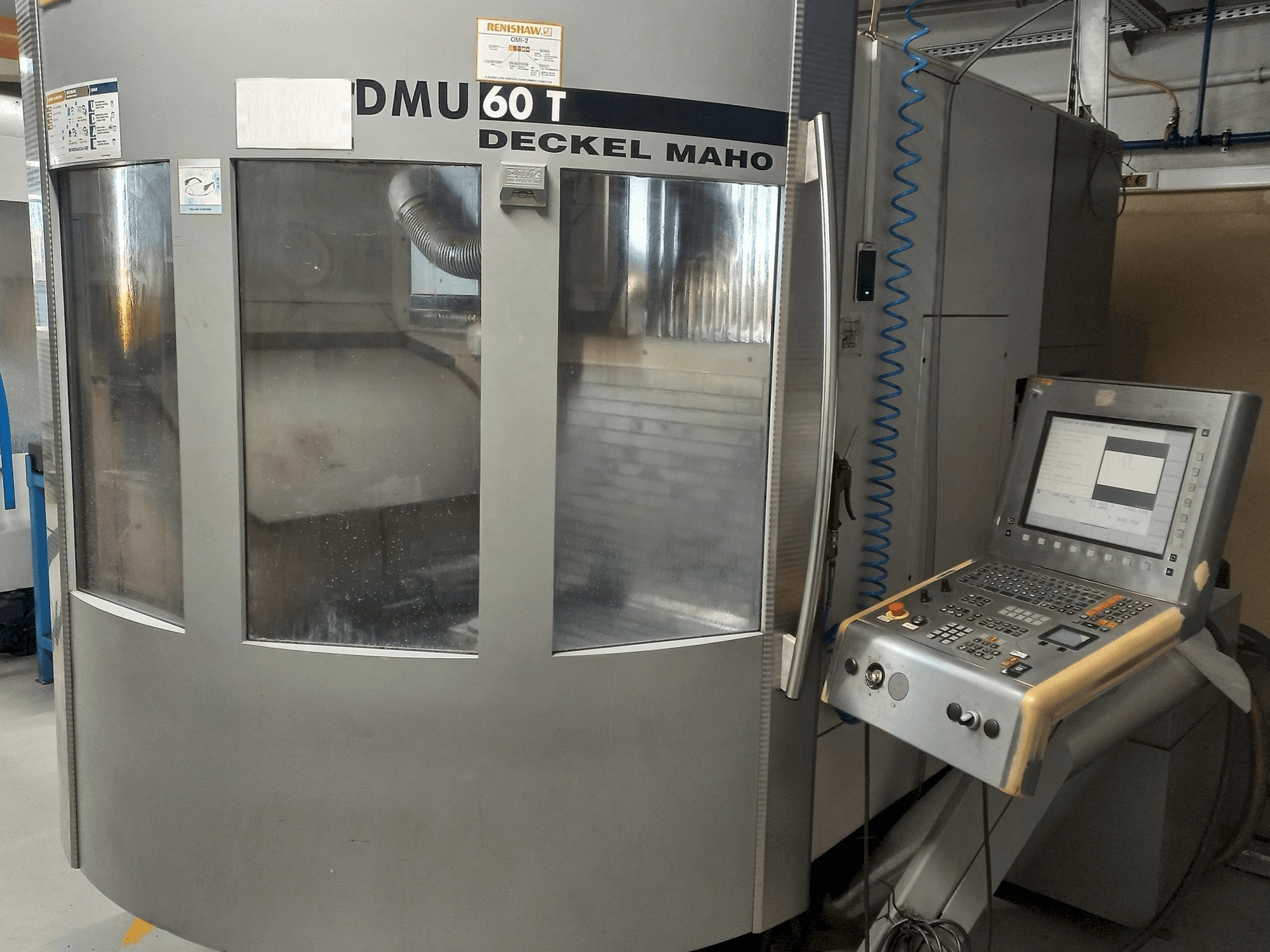 Vista Frontal da DMG DMU 60T máquina