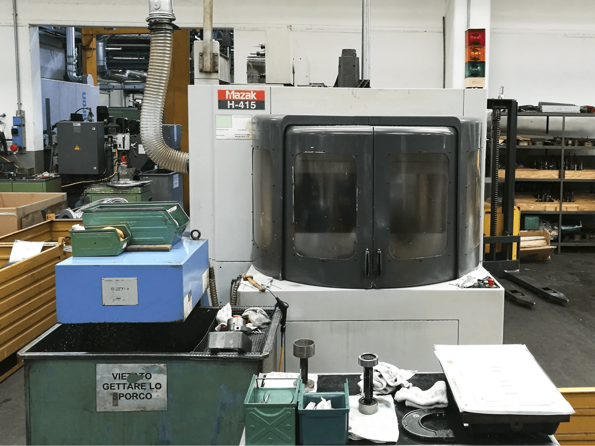 Vista Frontal da Mazak H-415 máquina