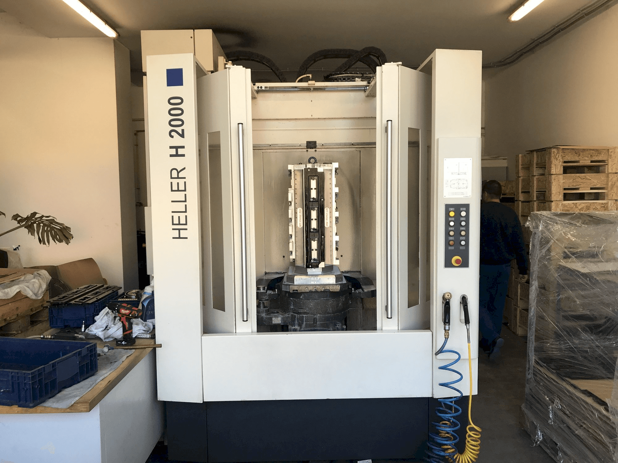 Vista Frontal da HELLER H2000 máquina